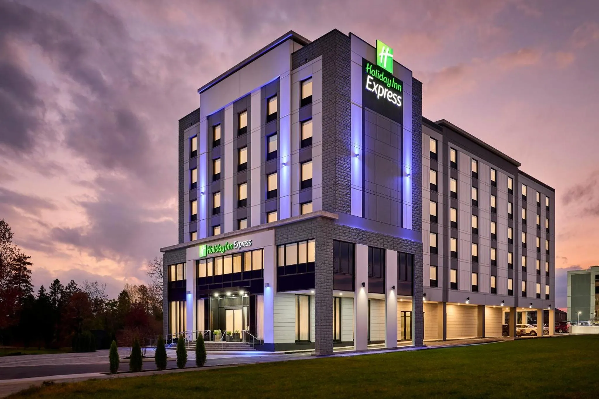 Property building in Holiday Inn Express Hamilton - Upper James by IHG