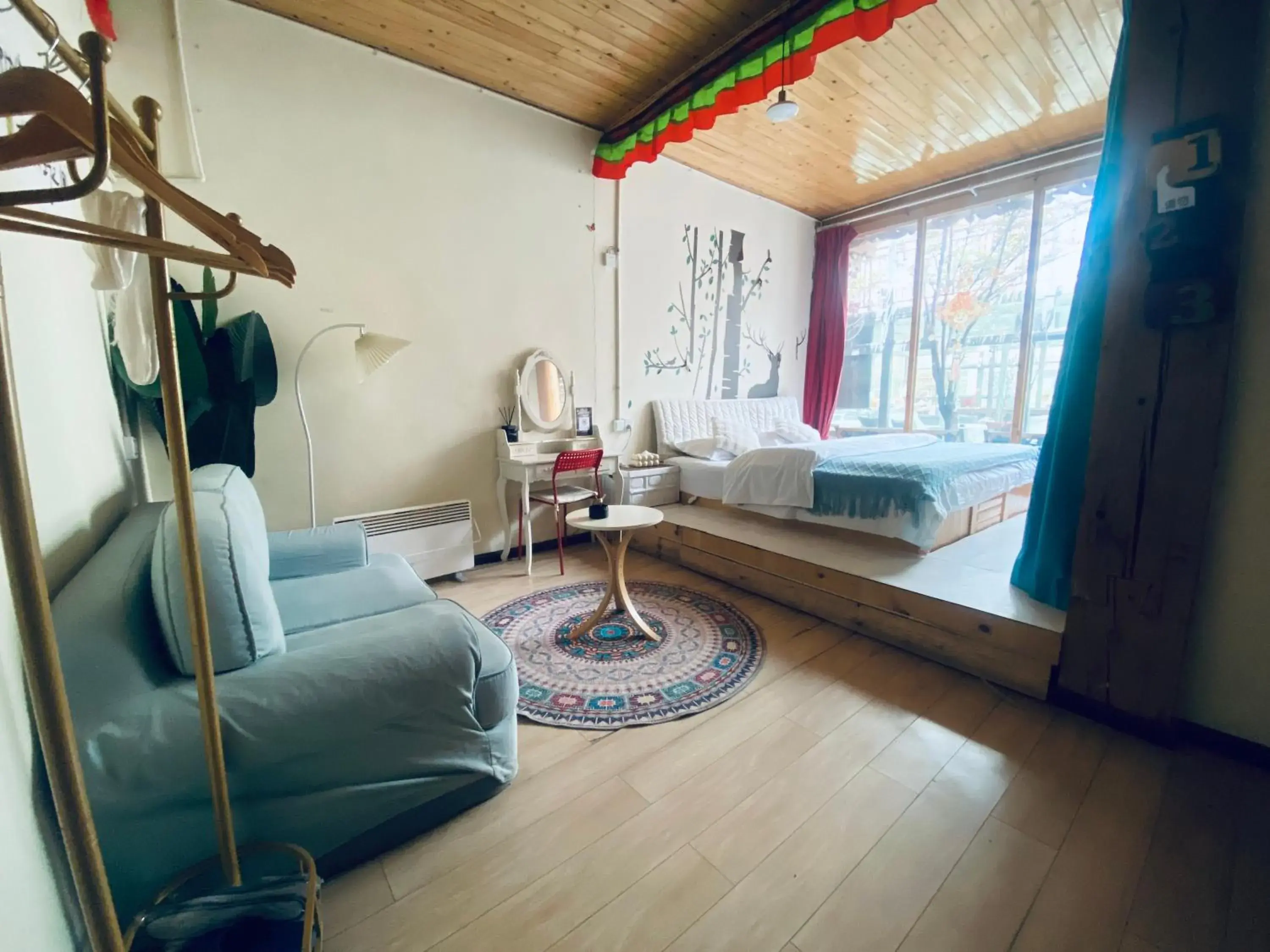 Standard King Room in Shangri-La Chudengshuo Homestay楚登硕民宿 Standard King Room in Shangri-La Chudengshuo Homestay楚登硕民宿