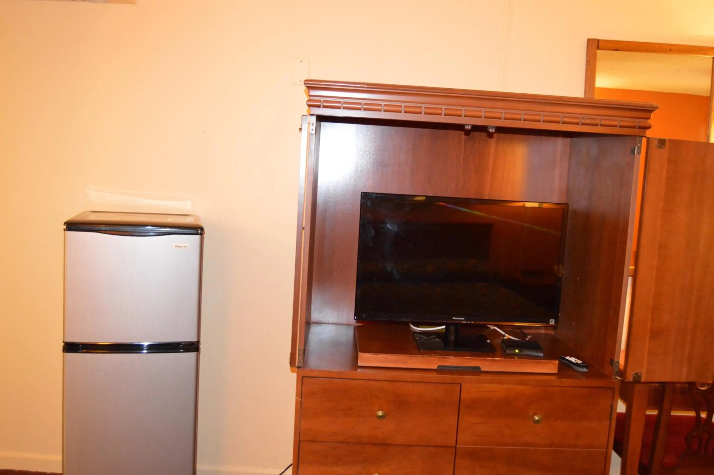 TV and multimedia in Travelers Inn