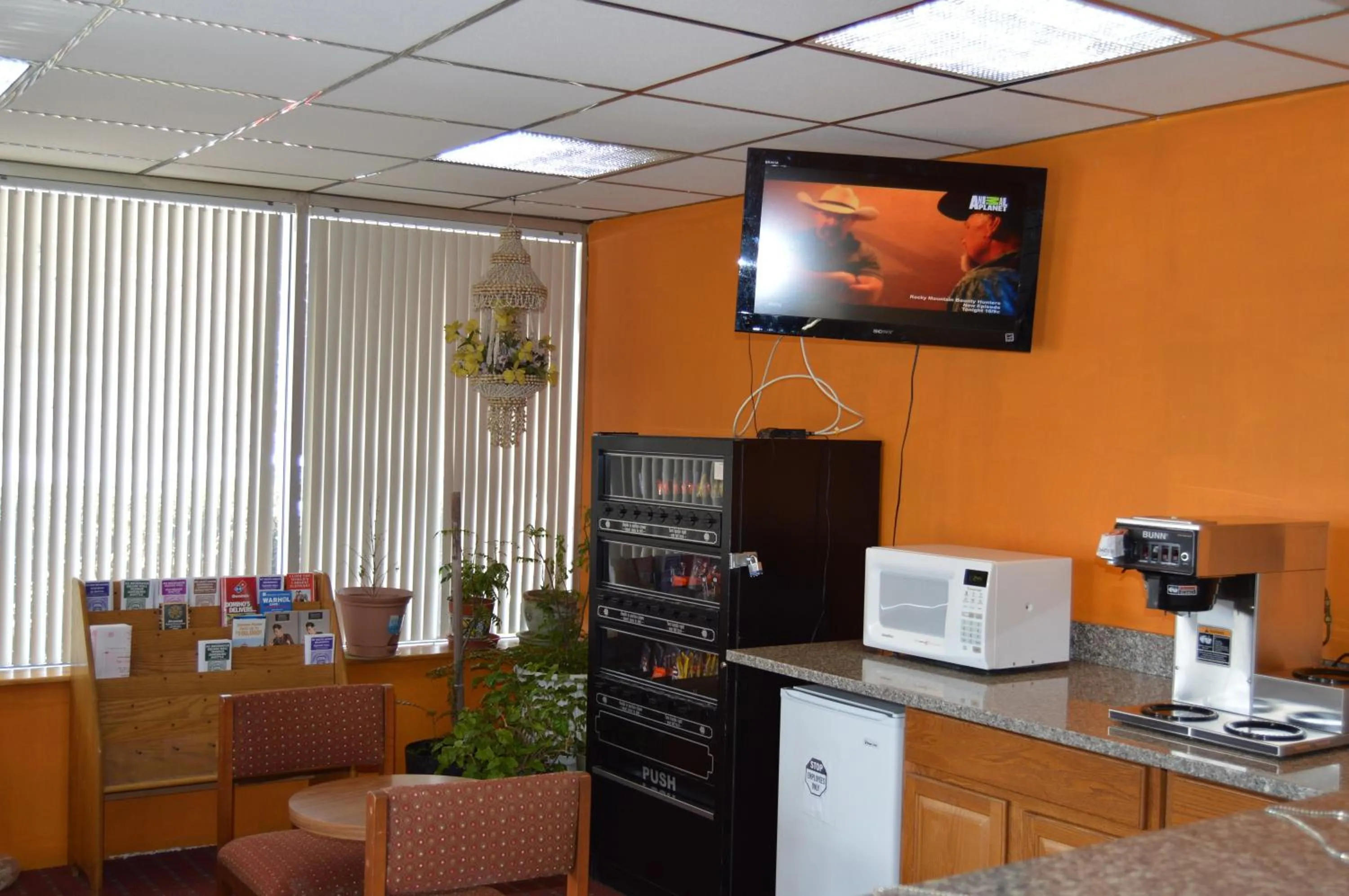 Coffee/tea facilities in Travelers Inn