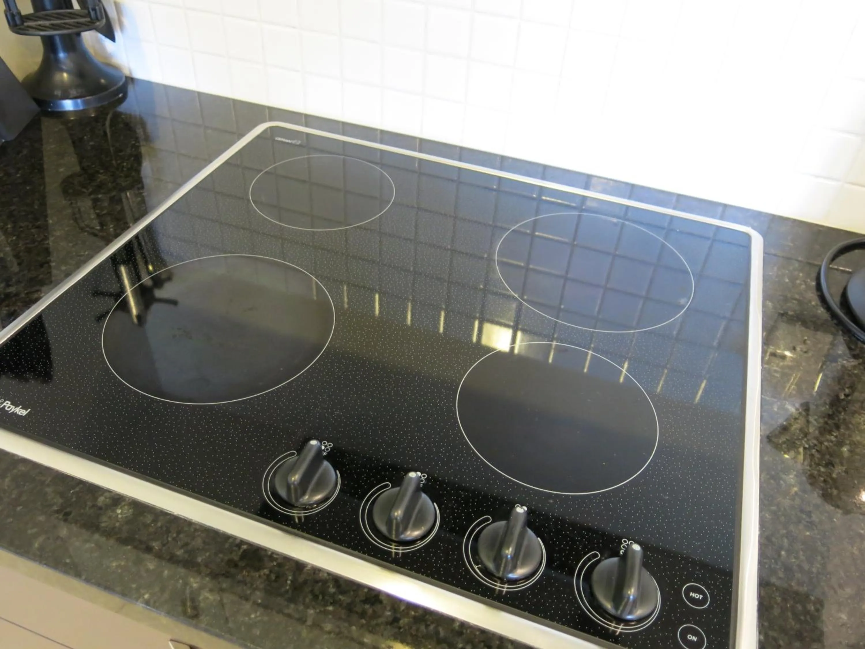 Kitchen or kitchenette in Ocean Breeze Resort Pauanui