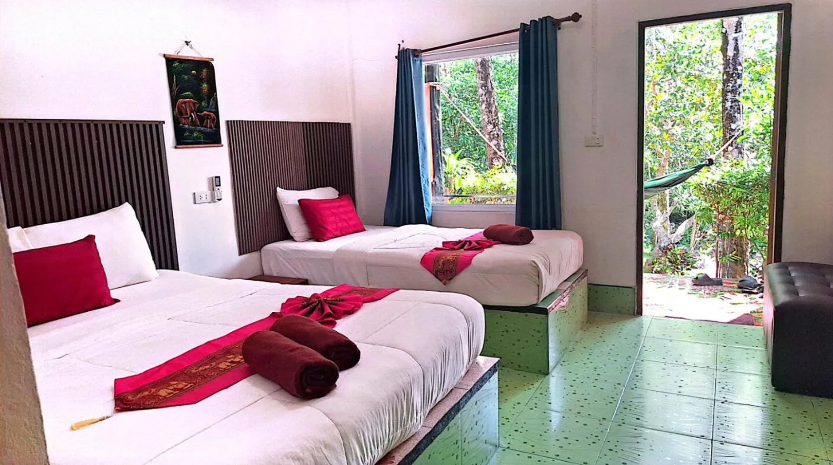 Bedroom, Bed in Lanta Maikeaw Bungalow