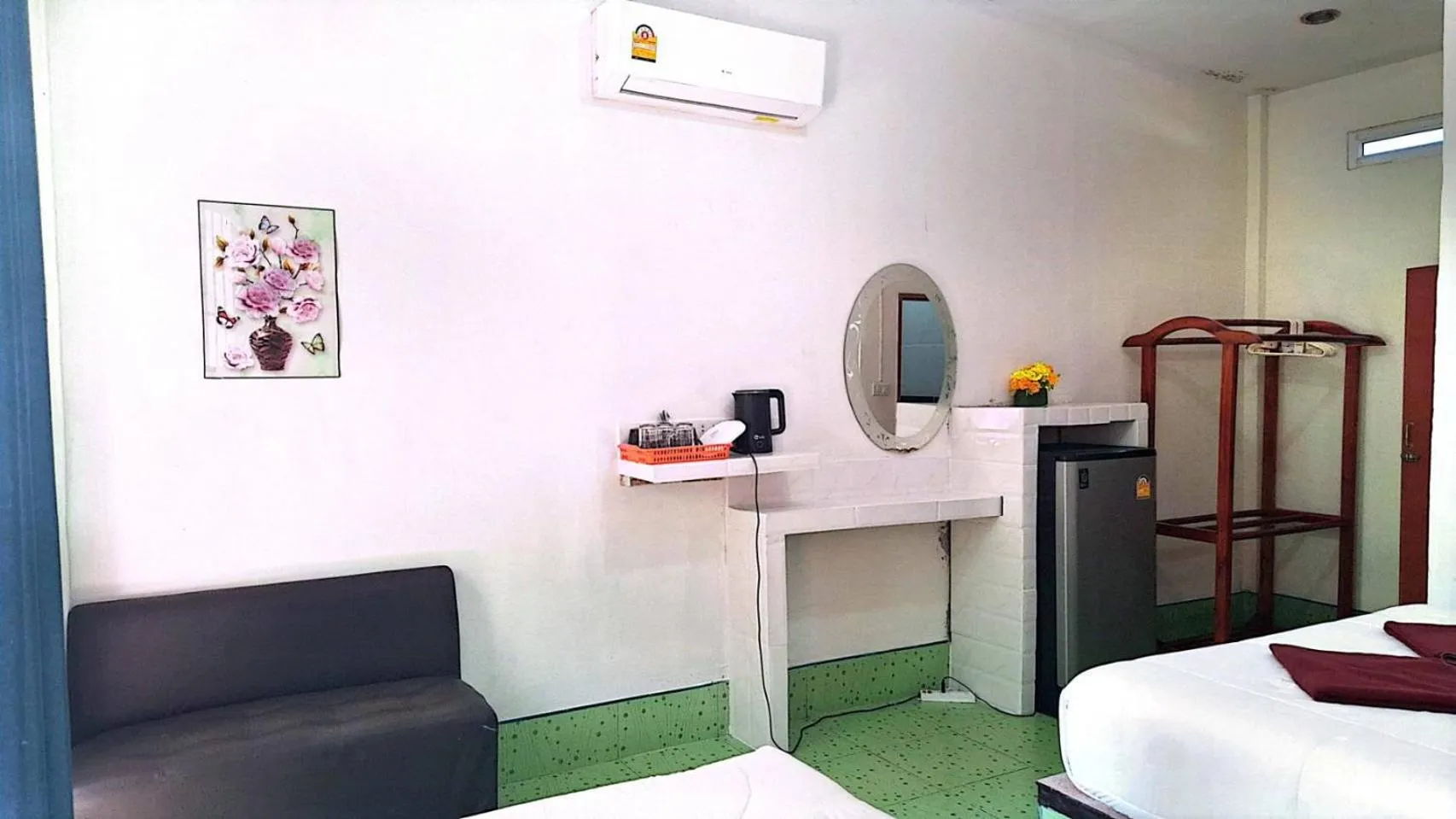 Area and facilities, Bed in Lanta Maikeaw Bungalow