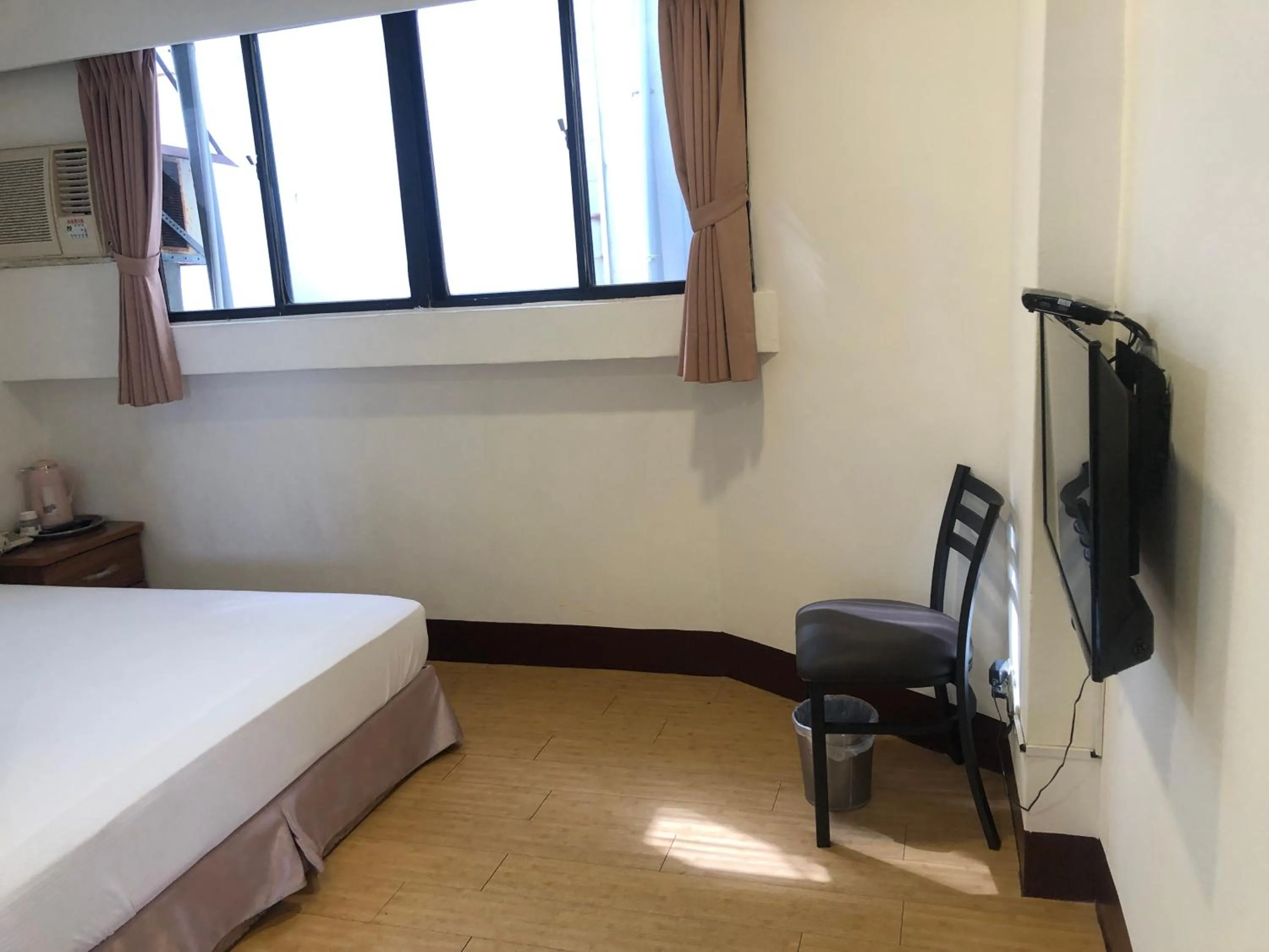 Bed in Chantai Hotel