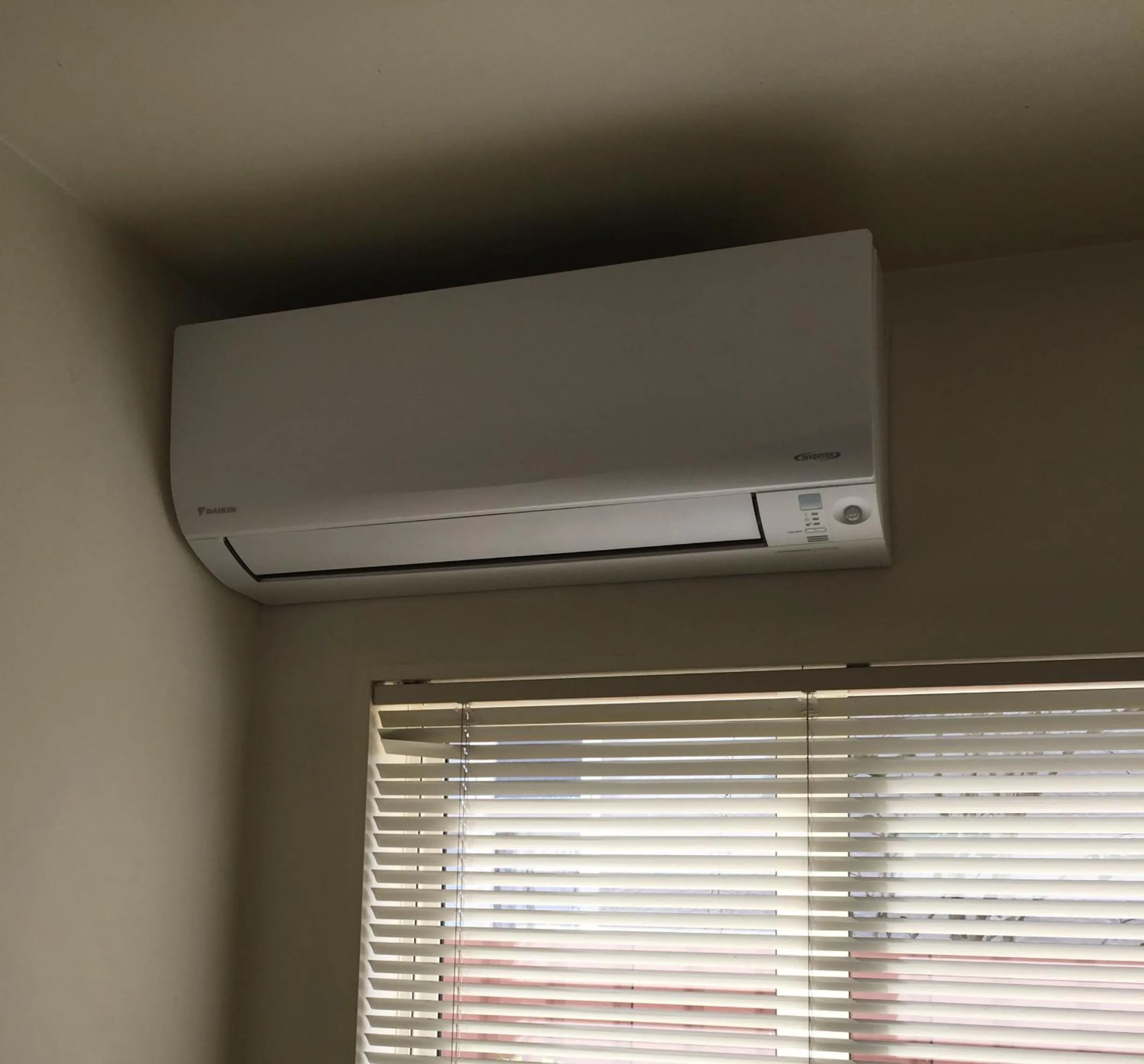 air conditioner in Bentons Motel