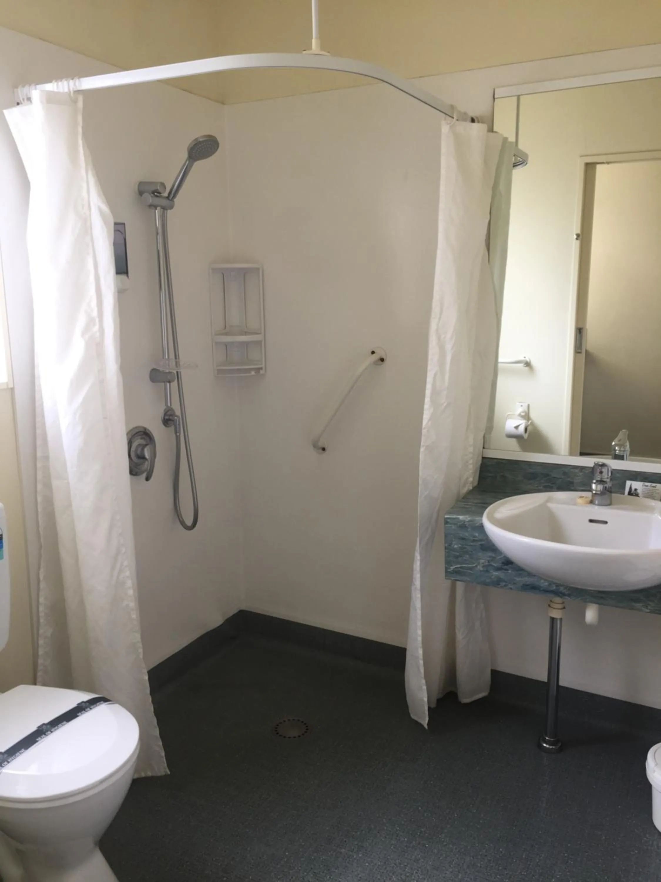 Shower in Bentons Motel