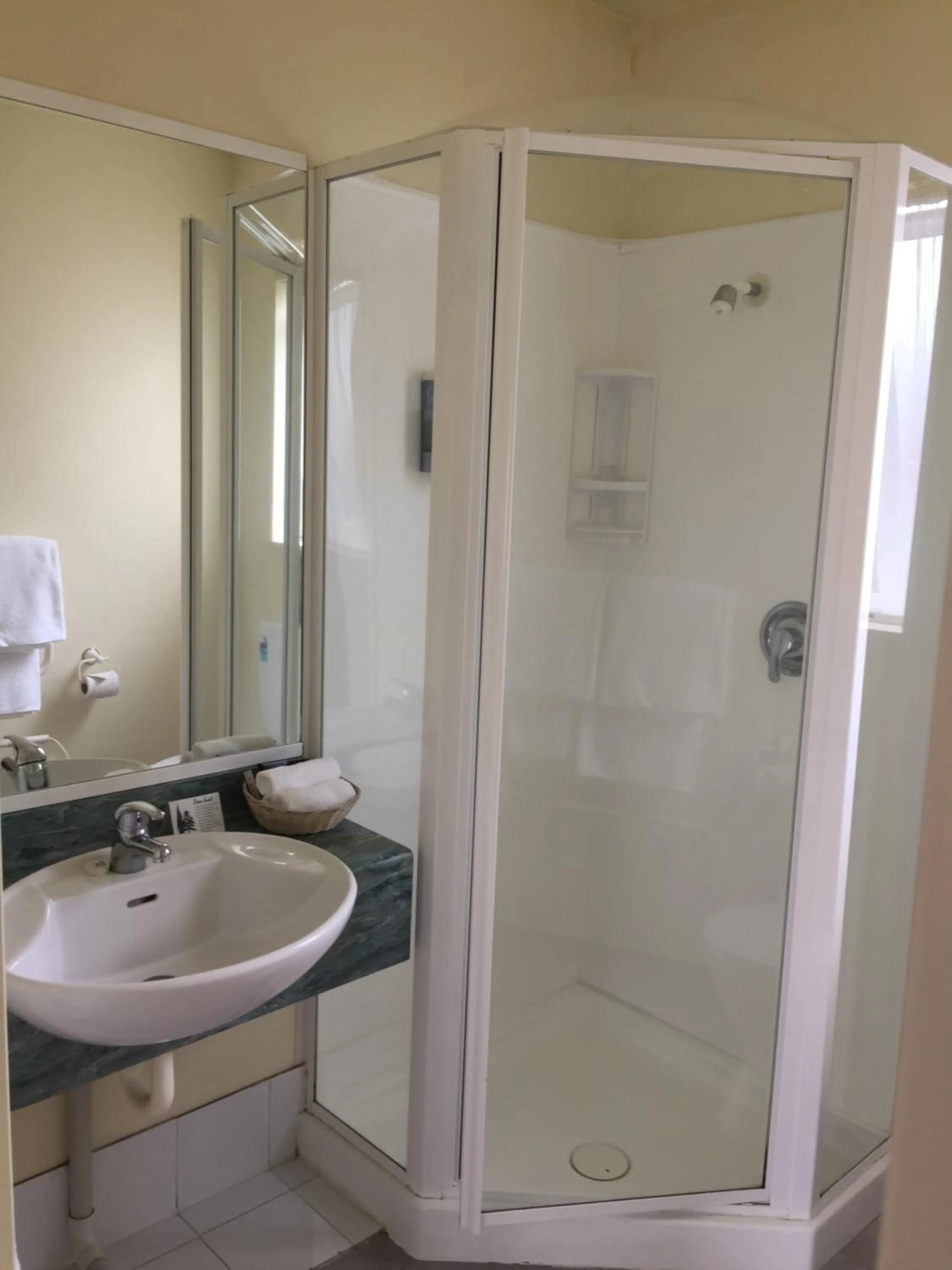 Shower in Bentons Motel