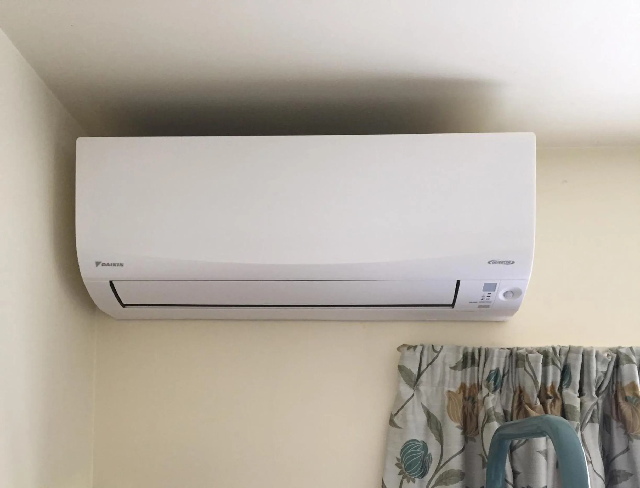 air conditioner in Bentons Motel