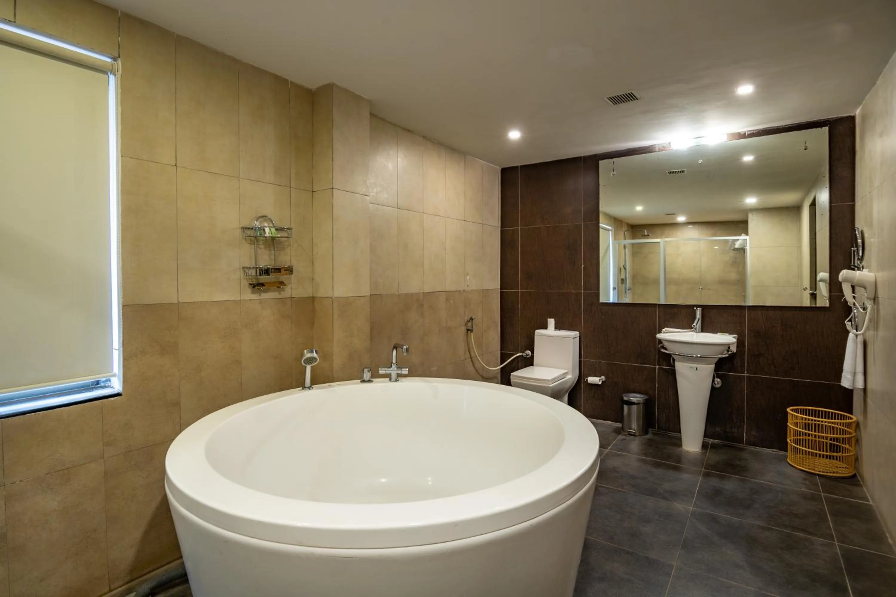 Shower in Grand Serenaa Hotel & Resorts, Auroville