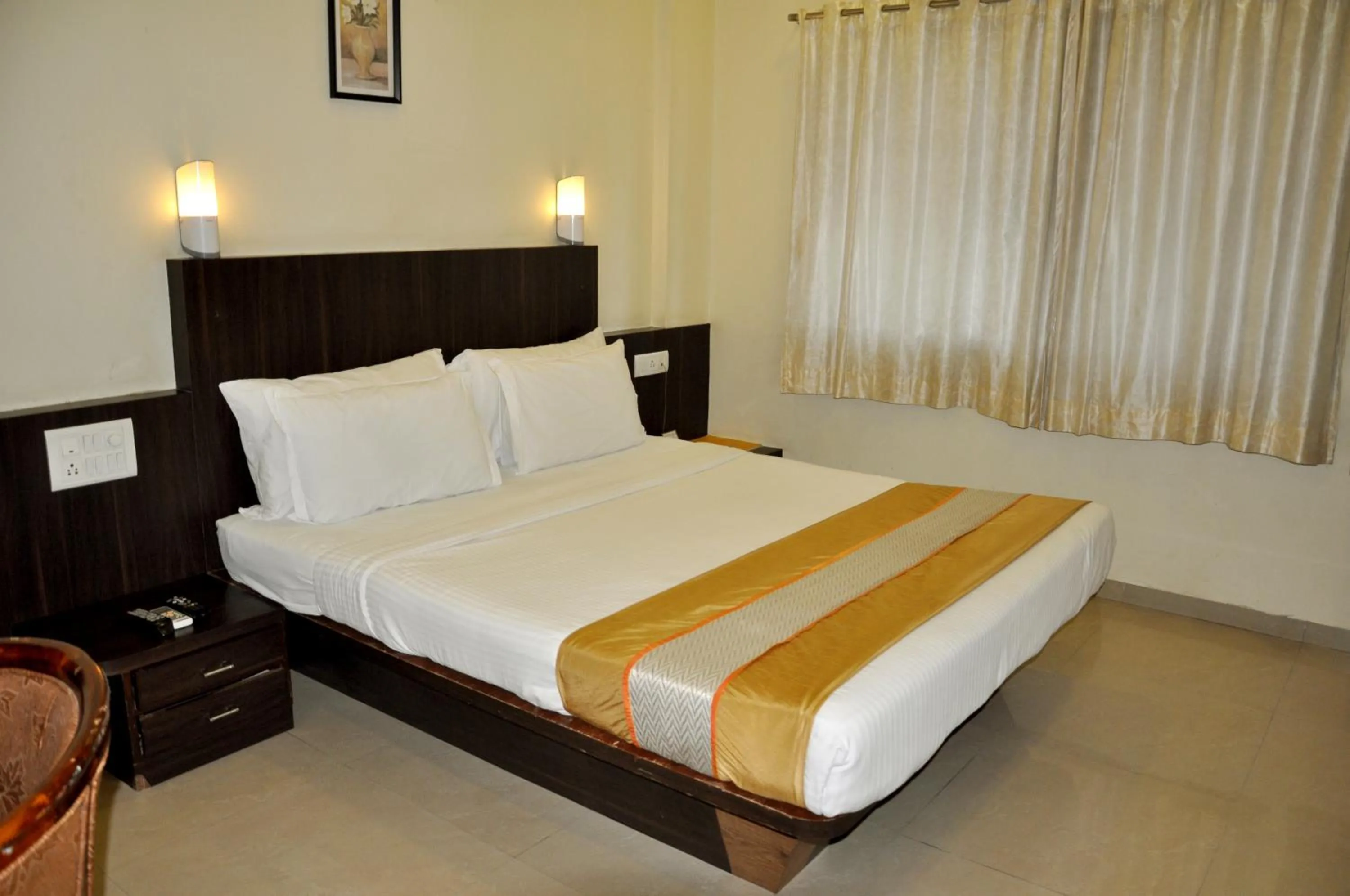 Bed in Hotel Atria, Kolhapur
