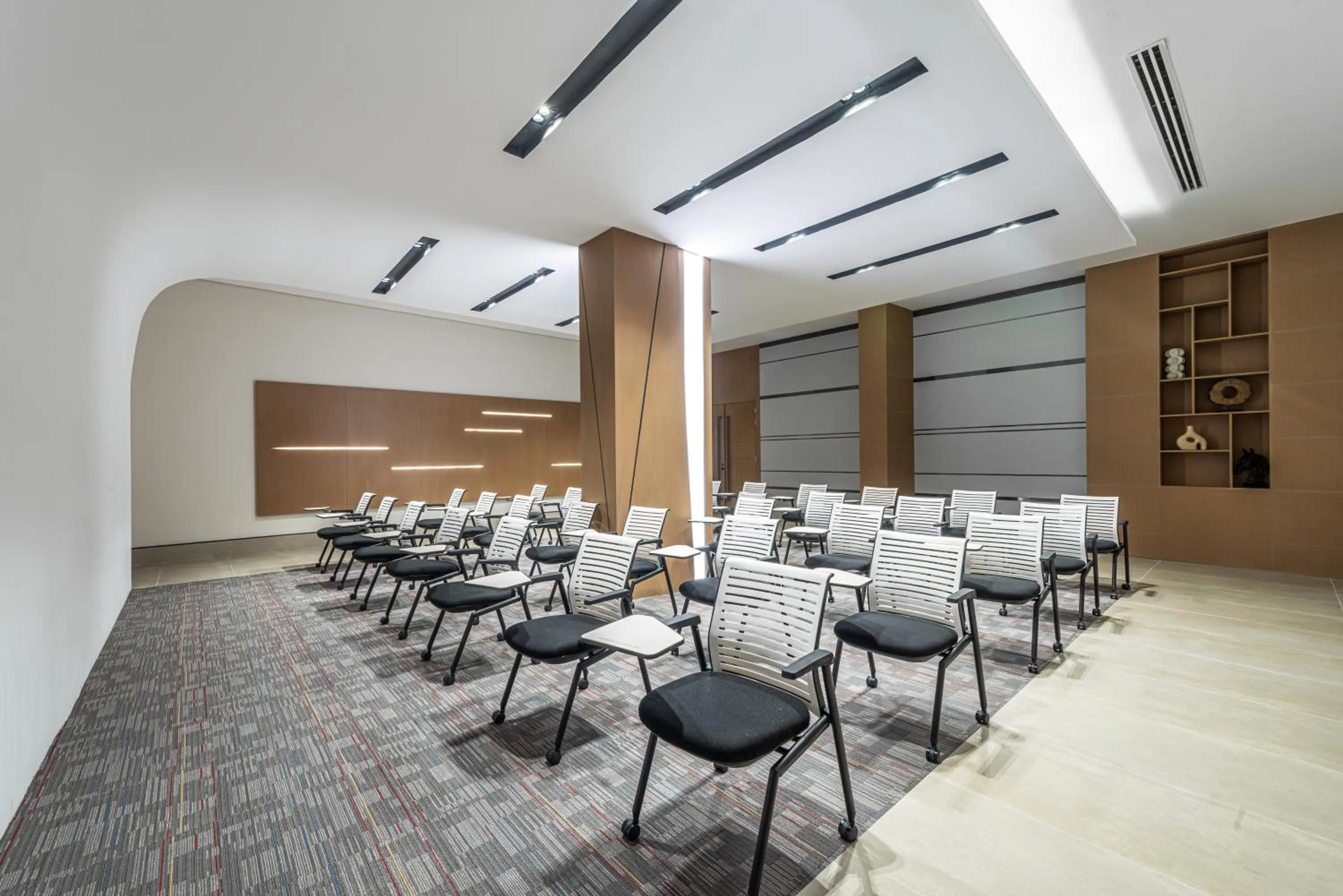 Meeting/conference room in Ewaa Express Hotel - Abha