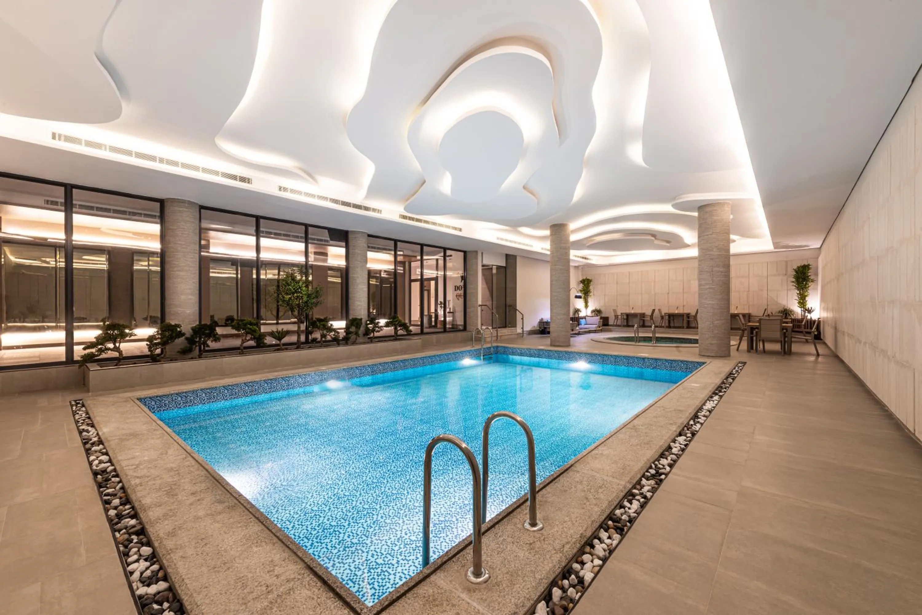 Swimming pool in Ewaa Express Hotel - Abha