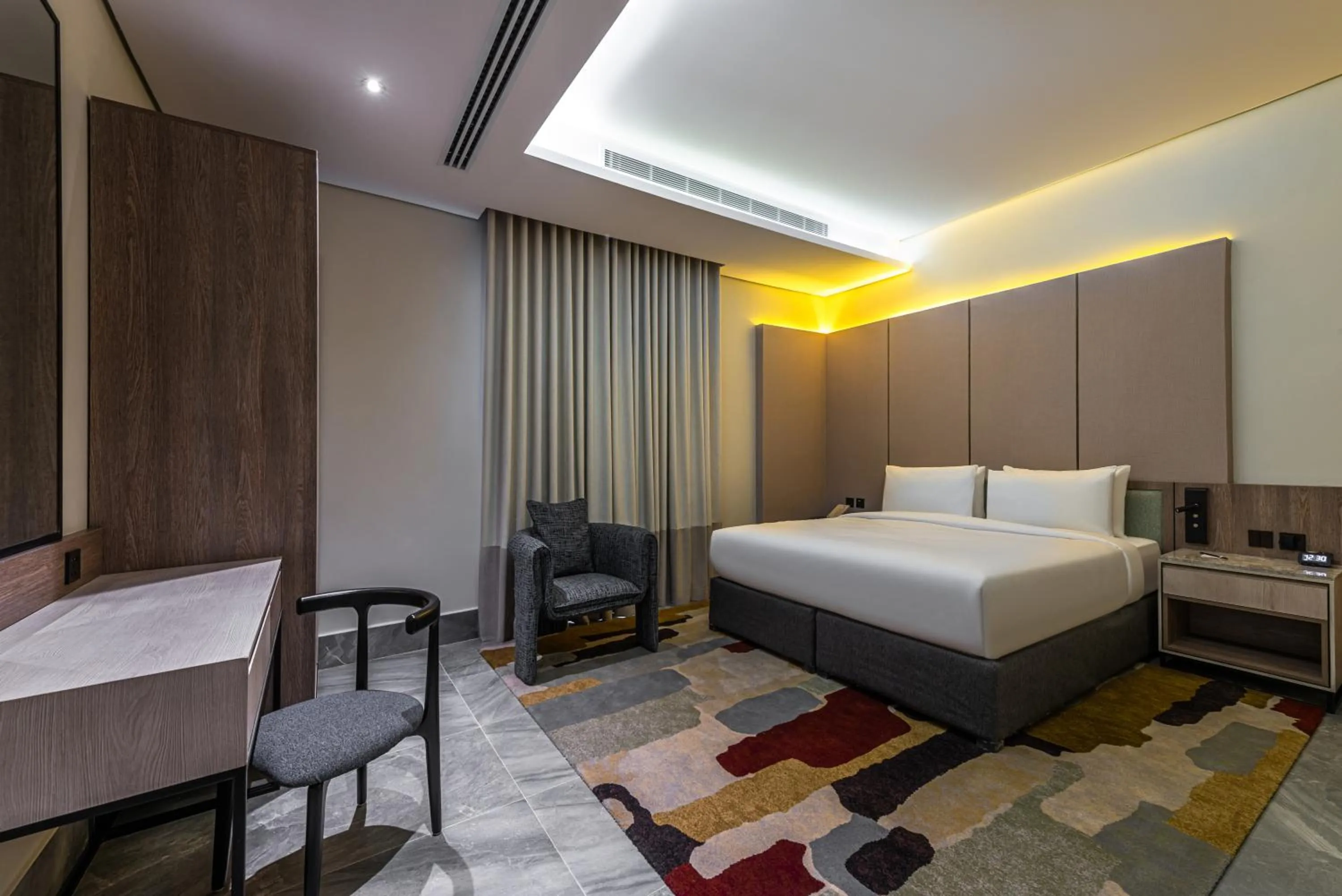 Seating area, Bed in Ewaa Express Hotel - Abha