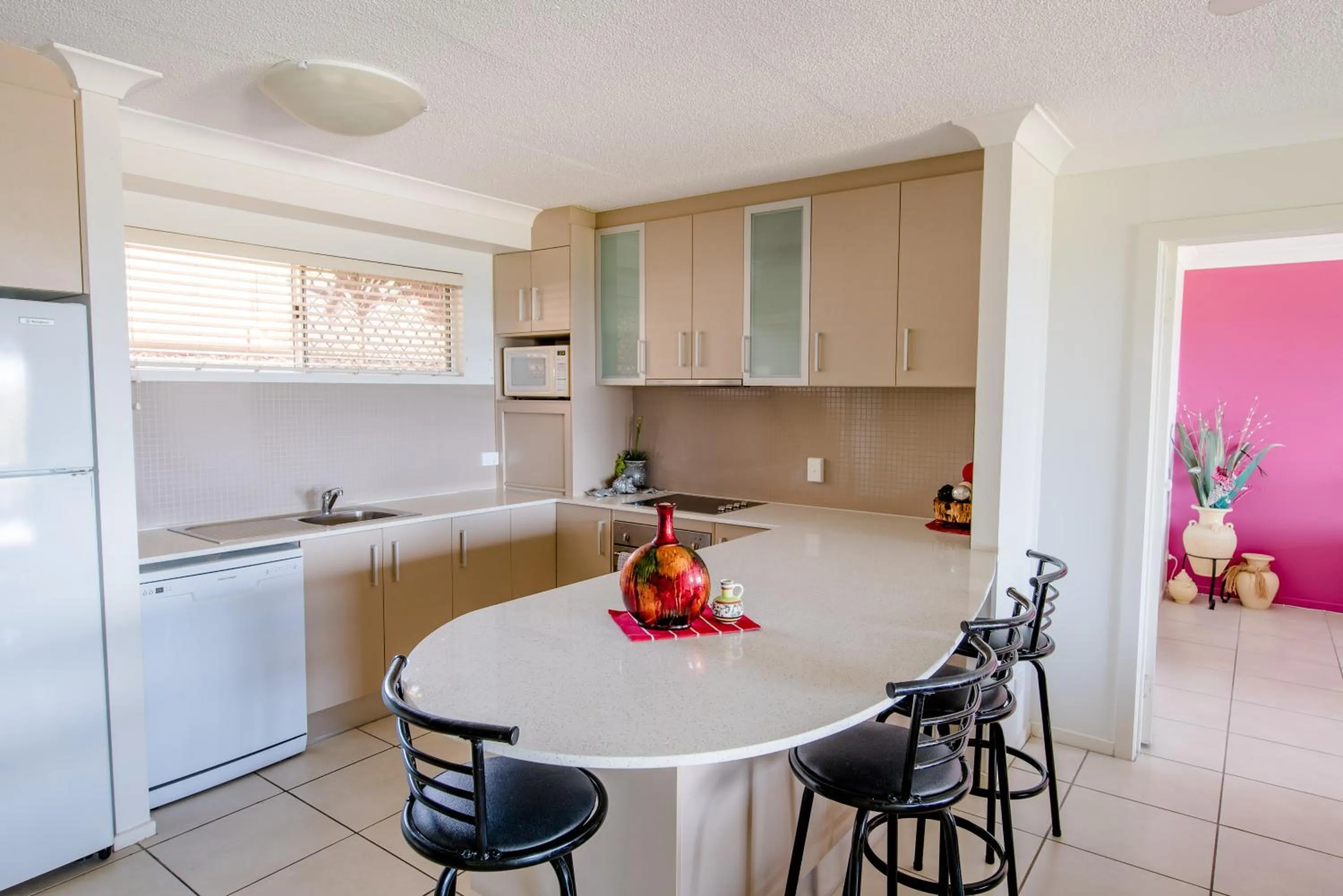 Kitchen or kitchenette in Samarinda Jewel by the Sea