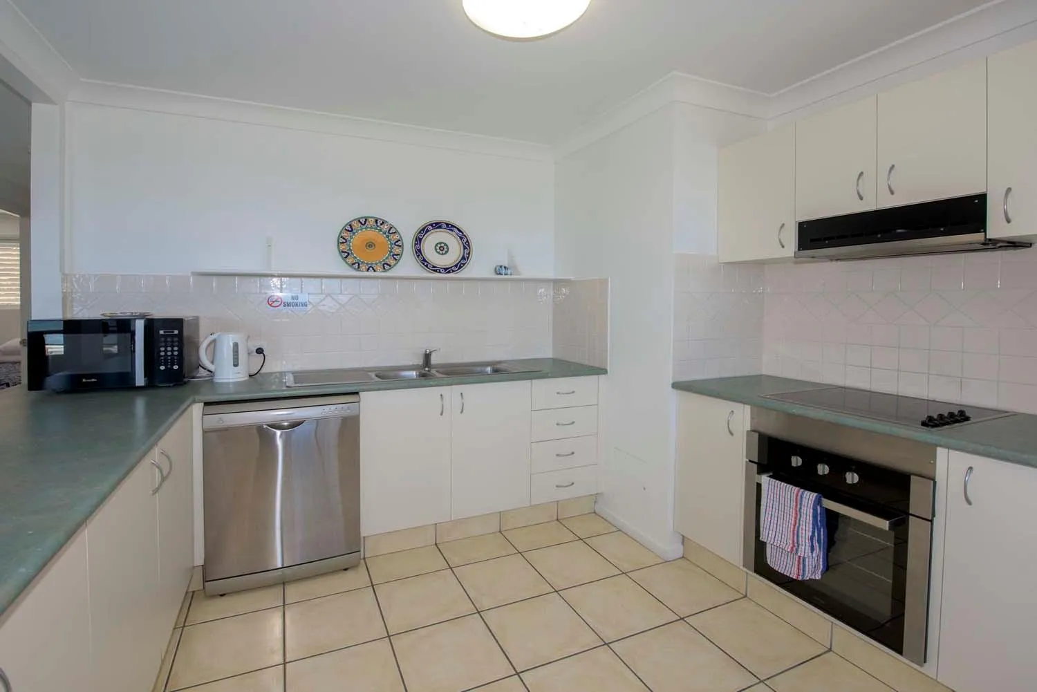 Kitchen or kitchenette in Samarinda Jewel by the Sea