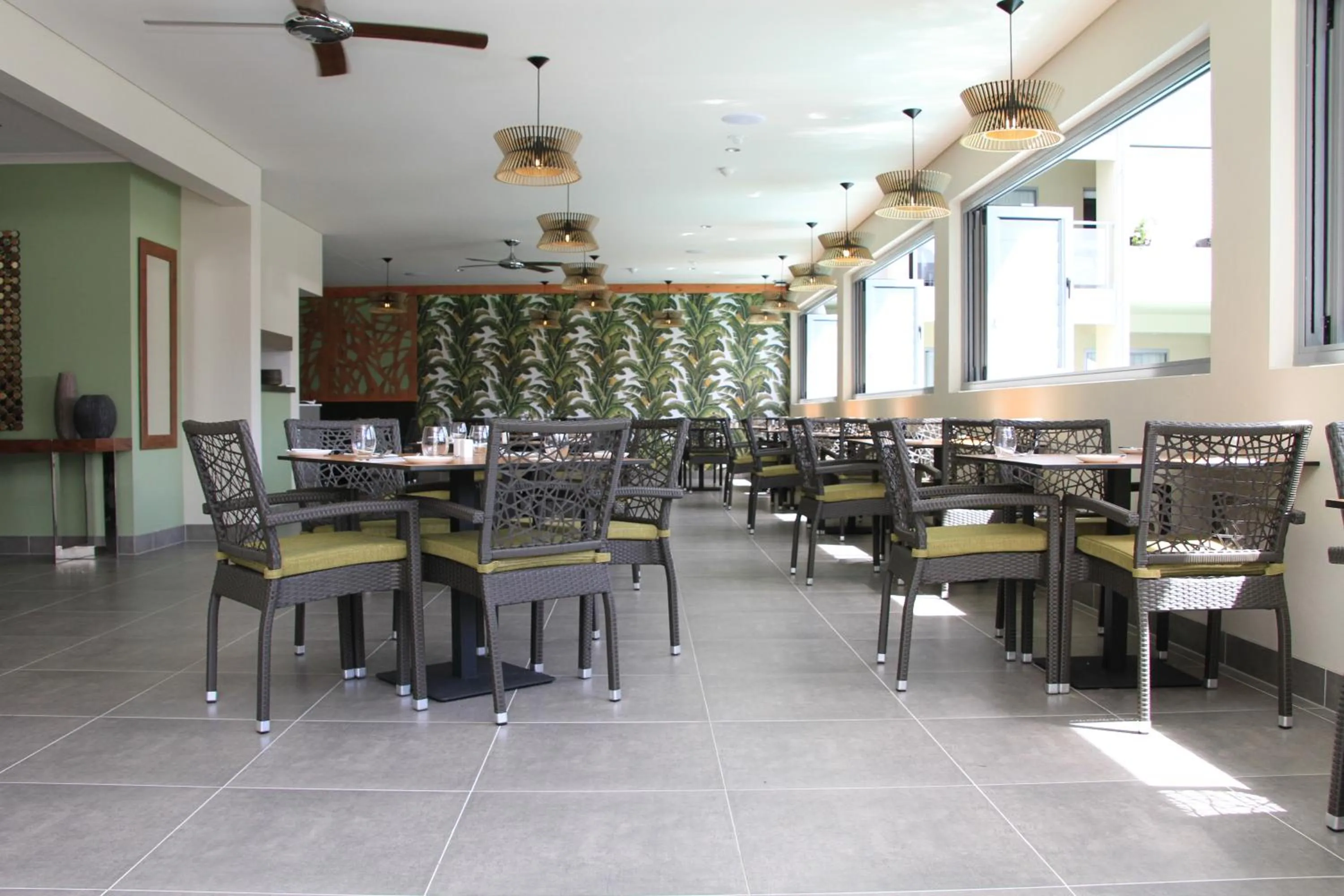 Restaurant/places to eat in 1770 Lagoons Central Apartment Resort Official