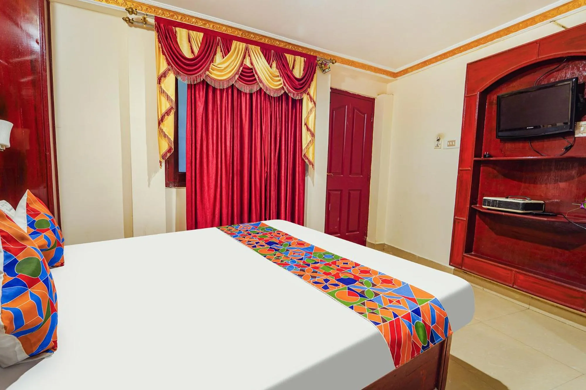 Bed in FabHotel Roshan Residency - Nr Kurinji Andavar Temple