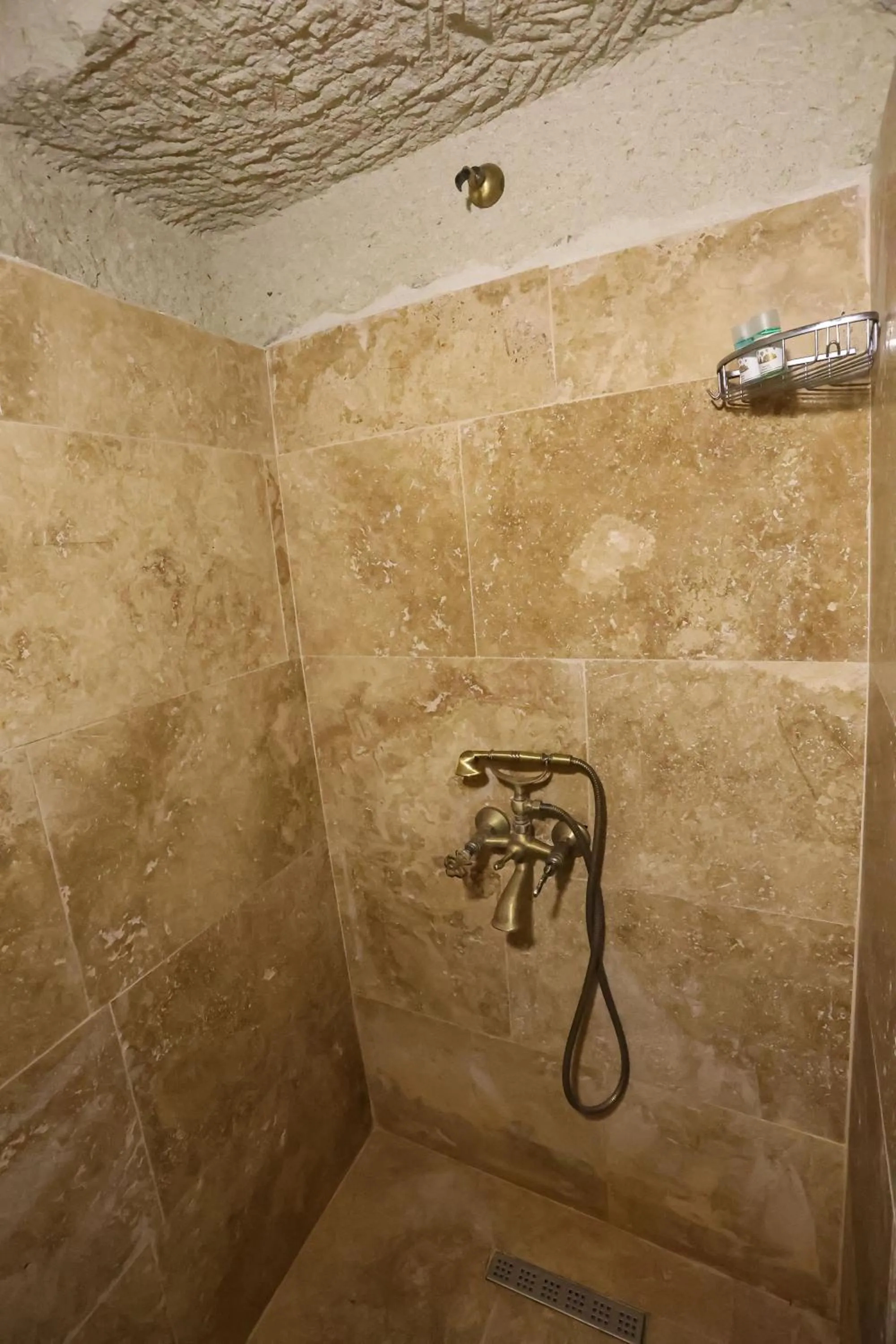 Kayaharman cave otel