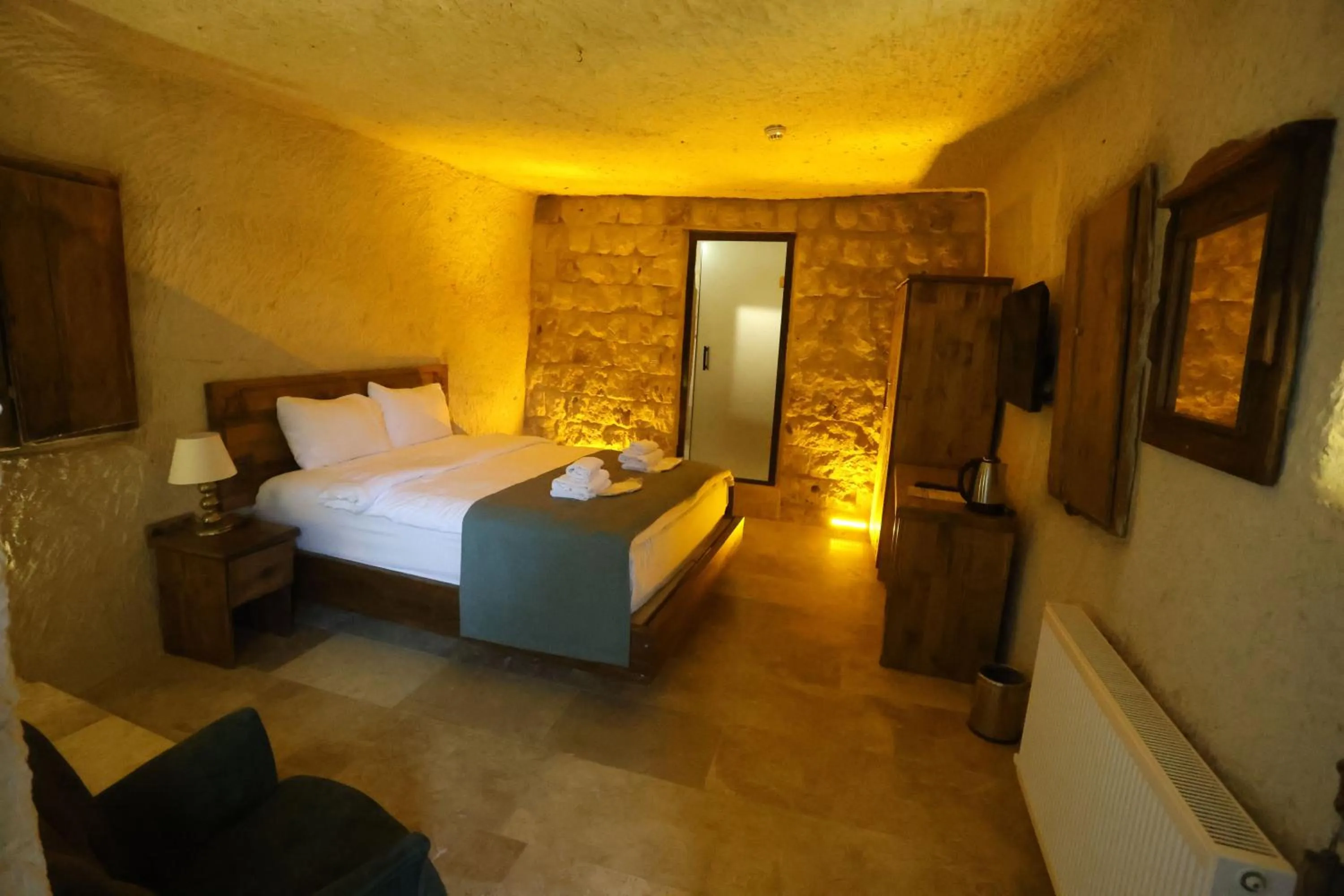 Bed in Kayaharman cave otel