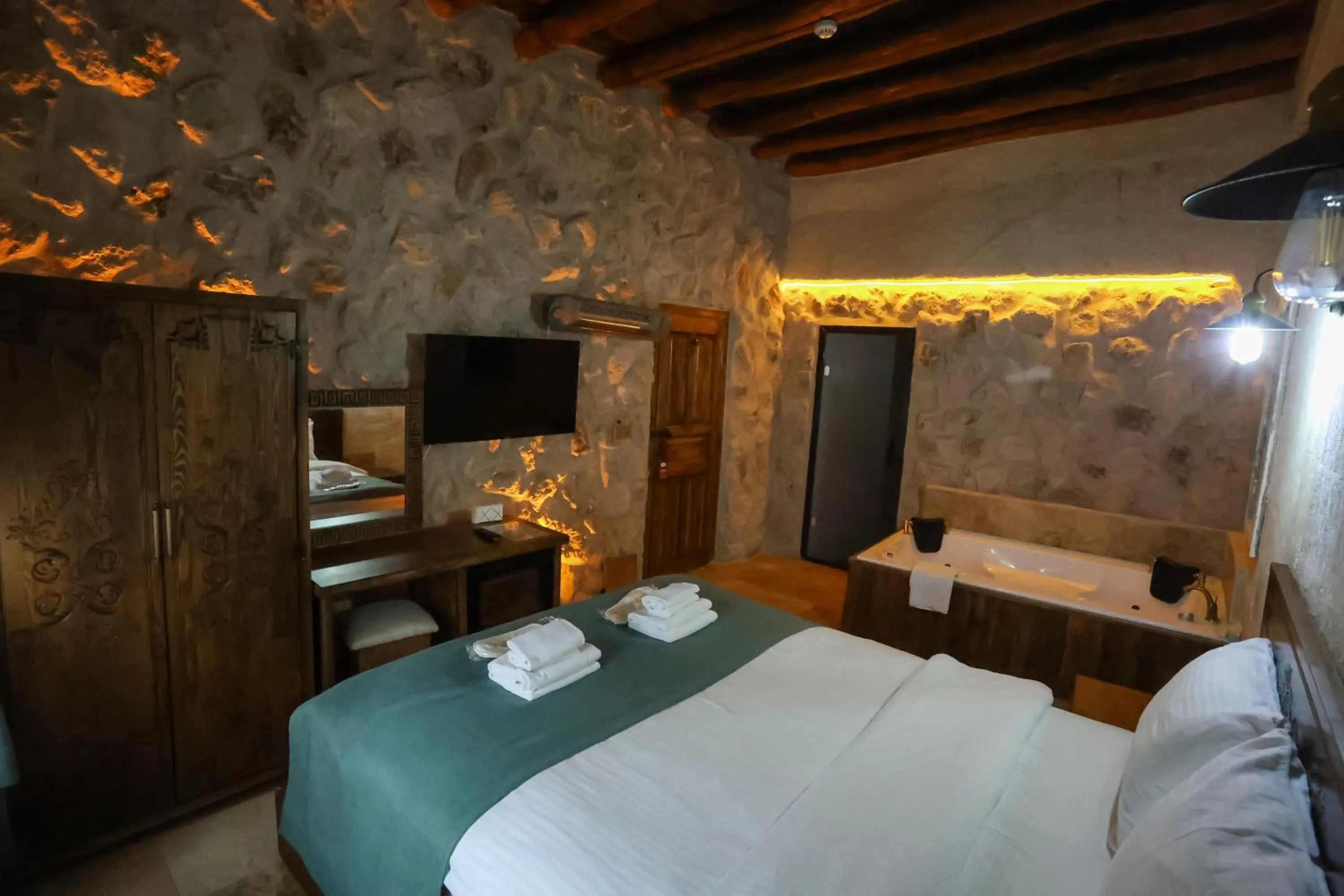 Bed in Kayaharman cave otel