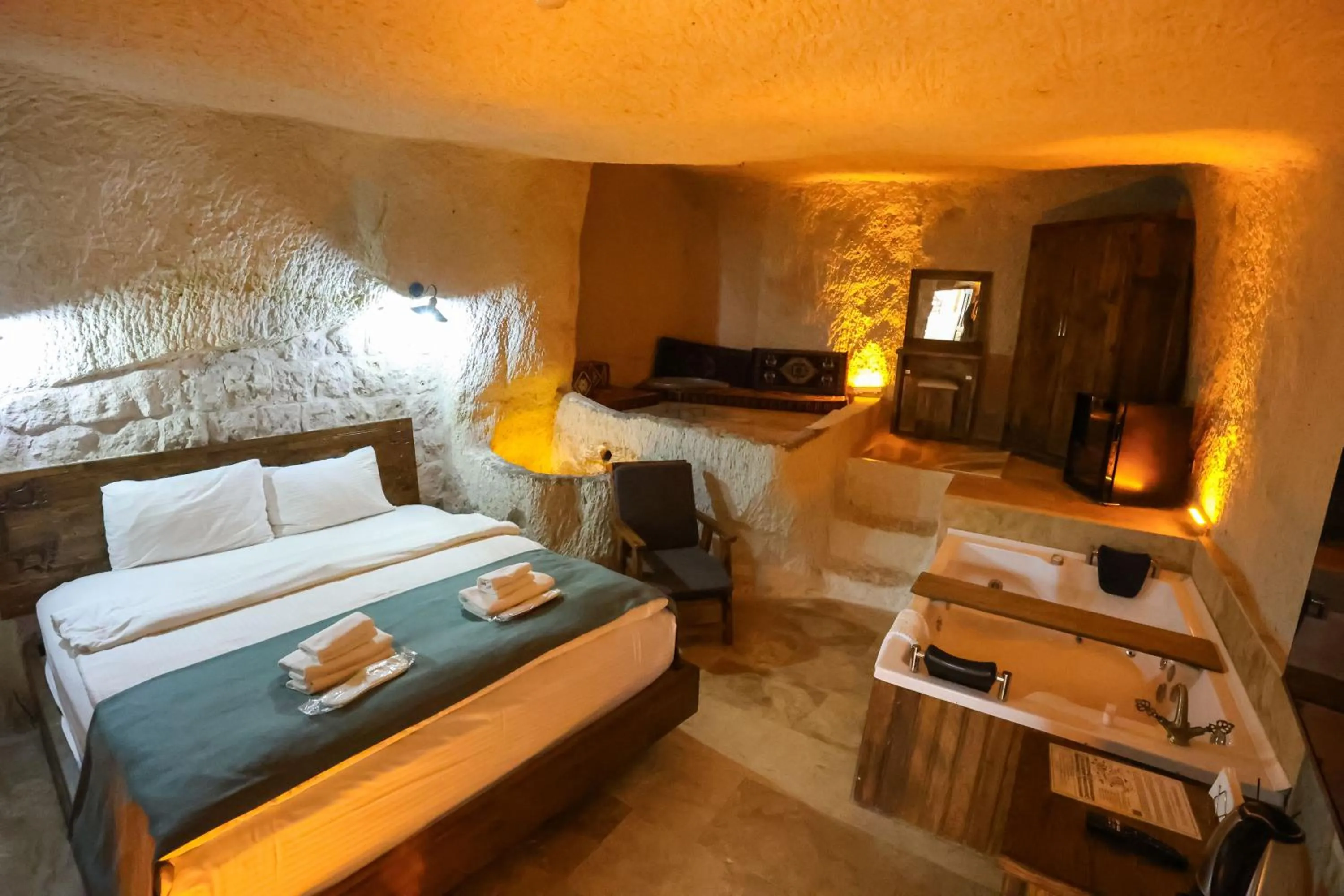Bed in Kayaharman cave otel