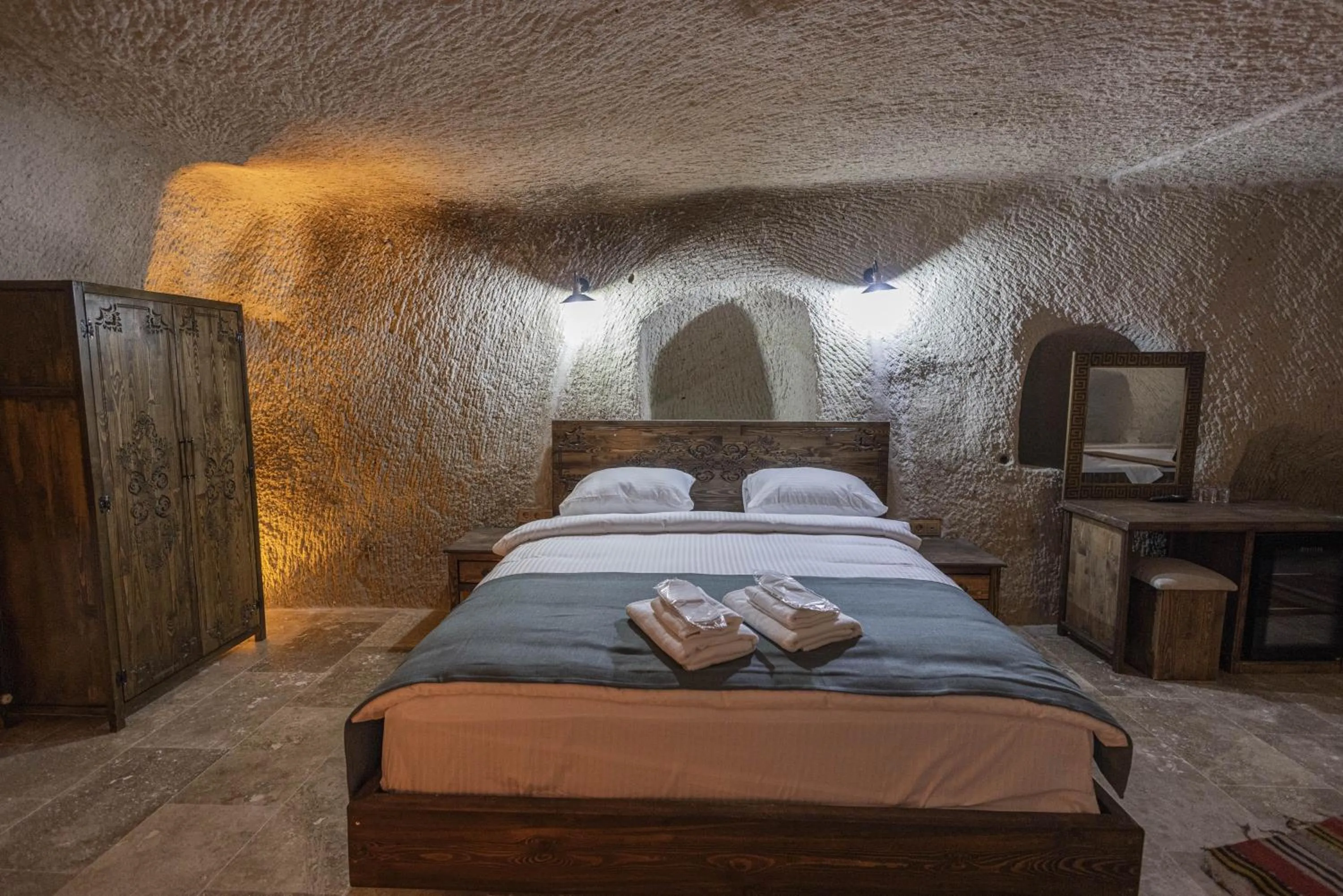 Bed in Kayaharman cave otel