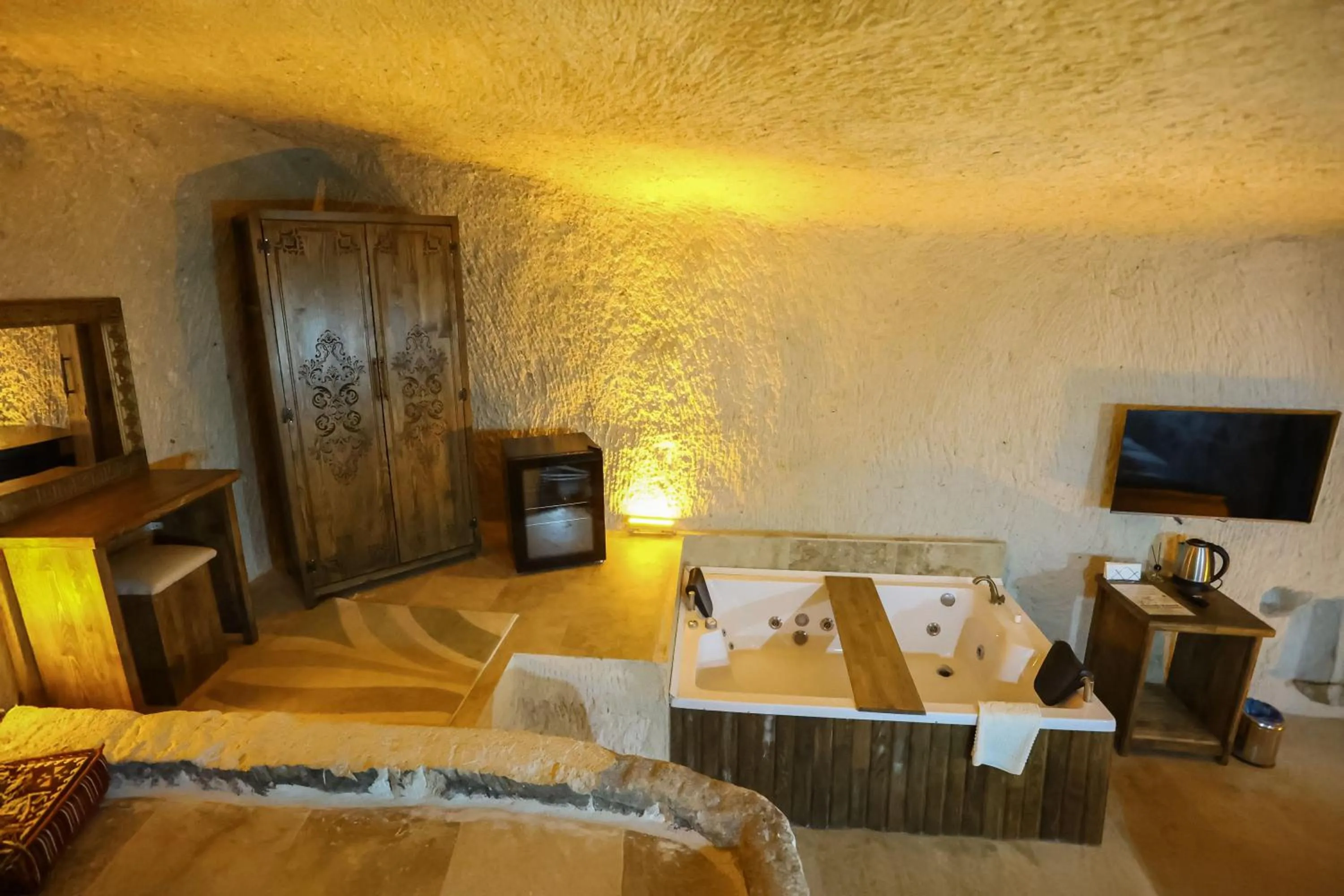Bed in Kayaharman cave otel