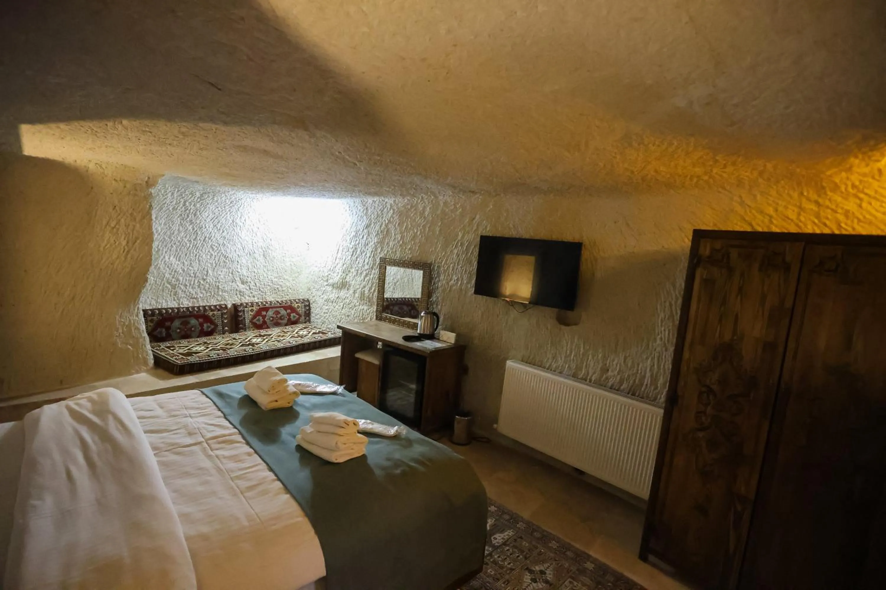 Bed in Kayaharman cave otel