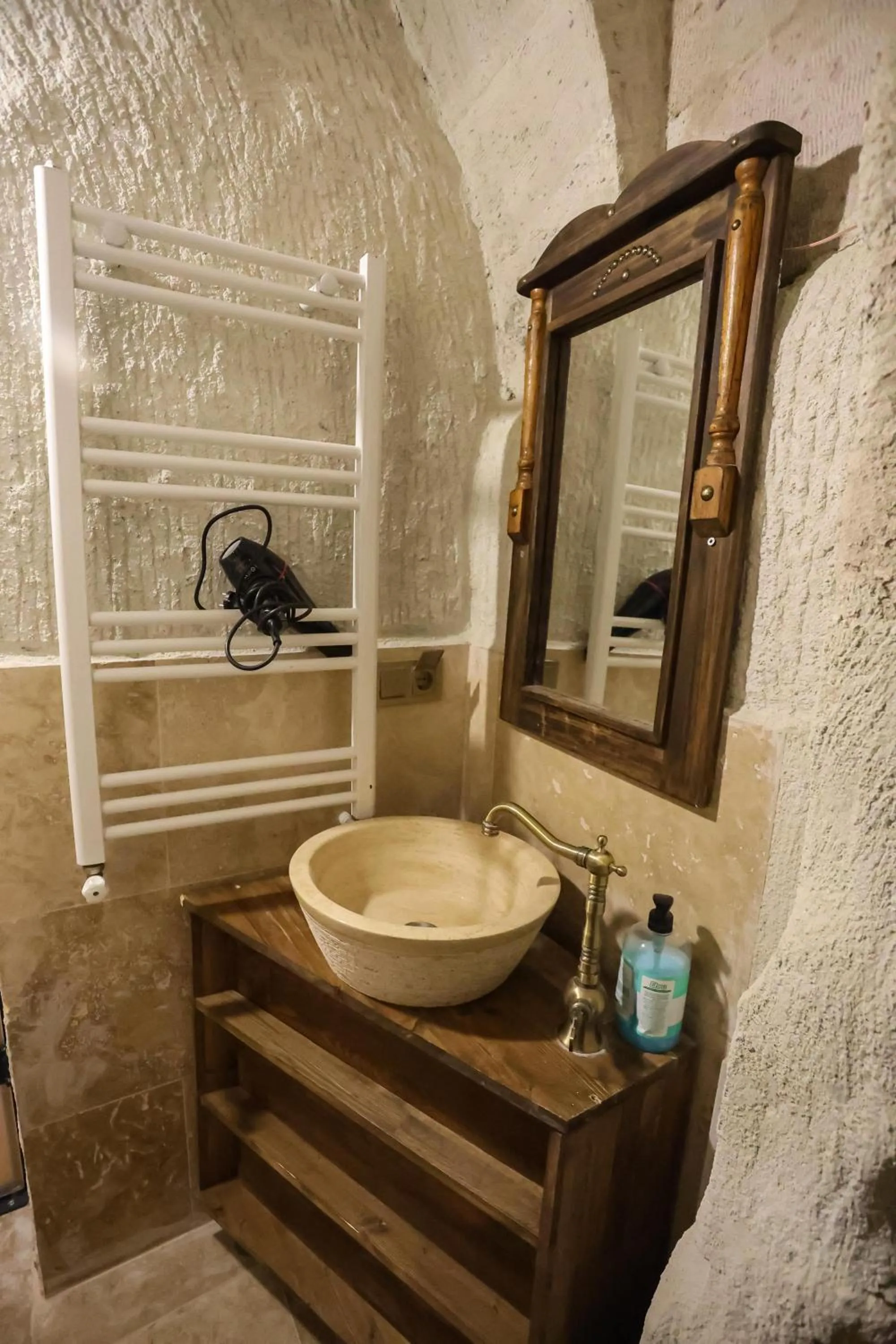 Kayaharman cave otel