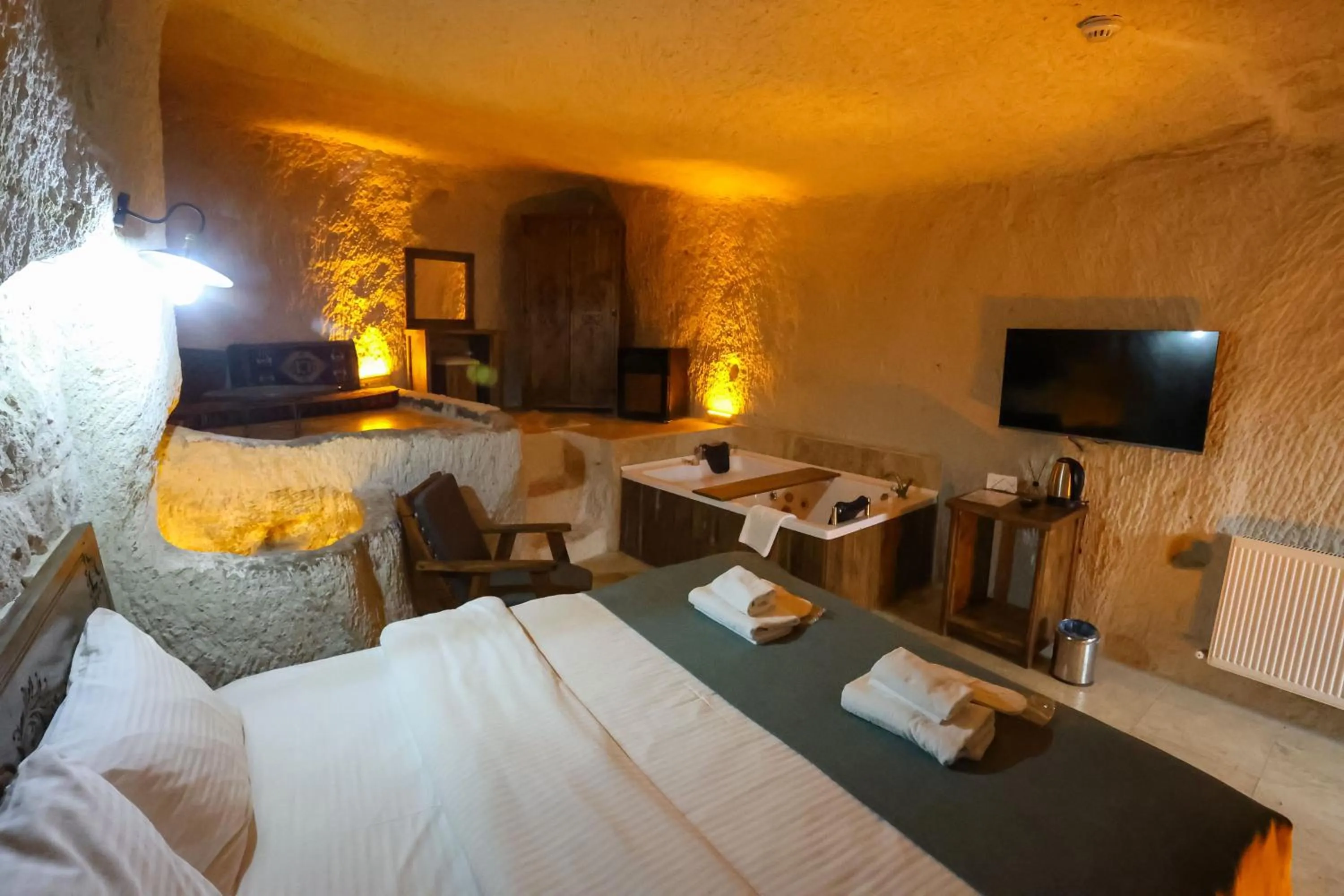 Bed in Kayaharman cave otel