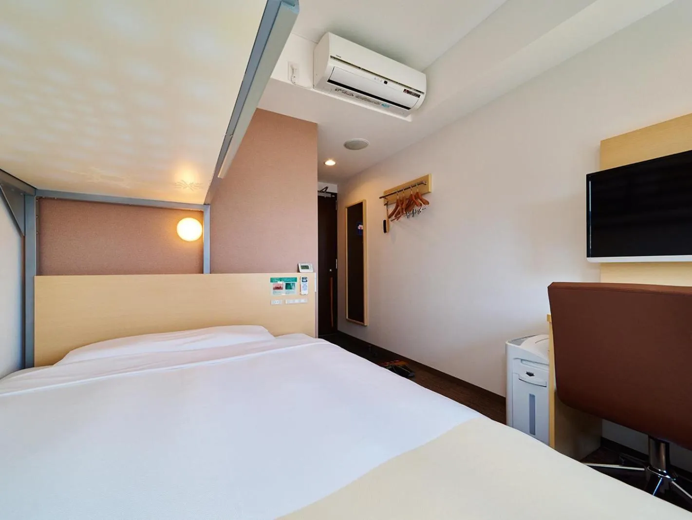 Bed in Super Hotel Akihabara Suehirocho