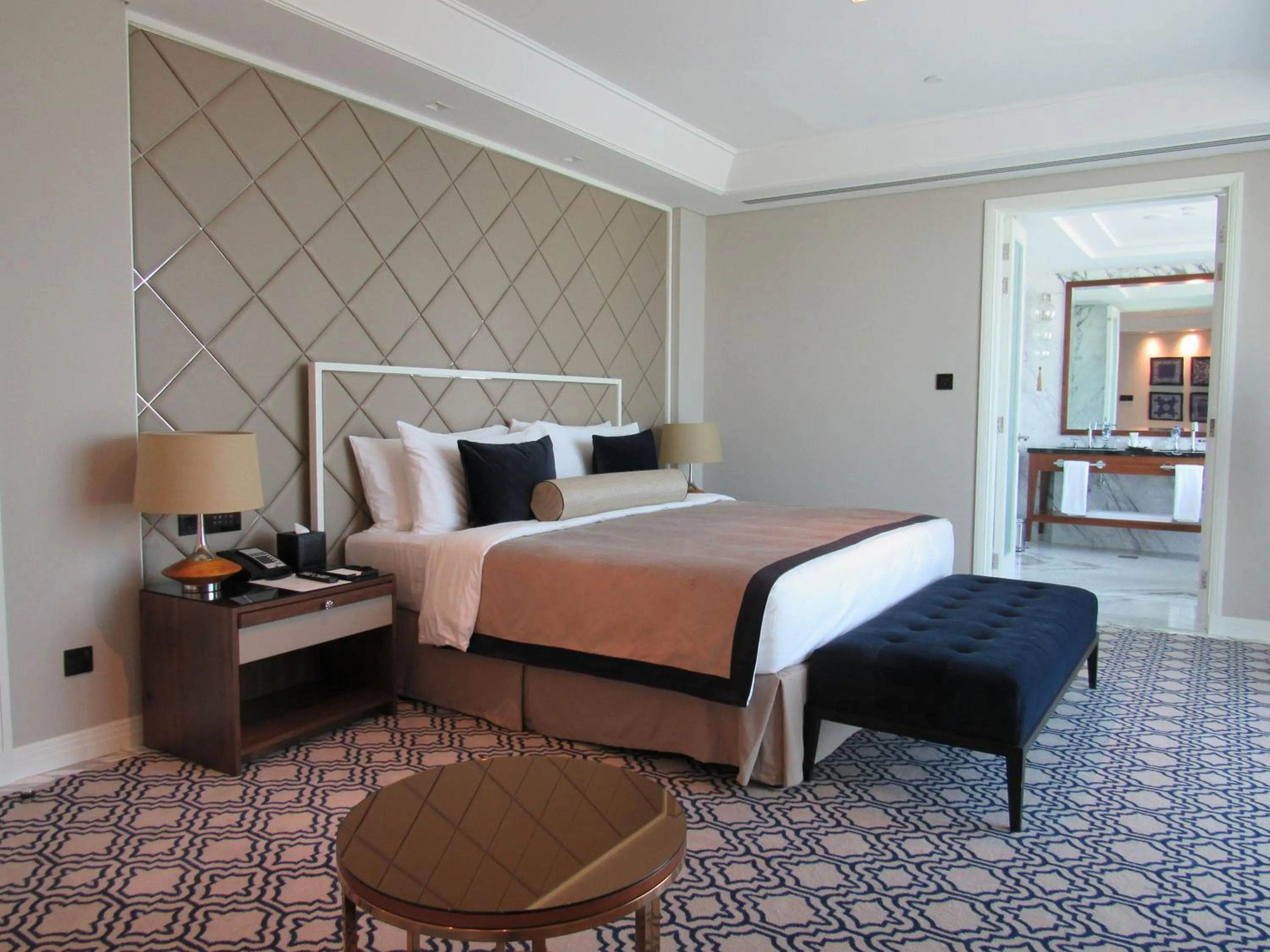 Bedroom, Bed in Taj Dubai