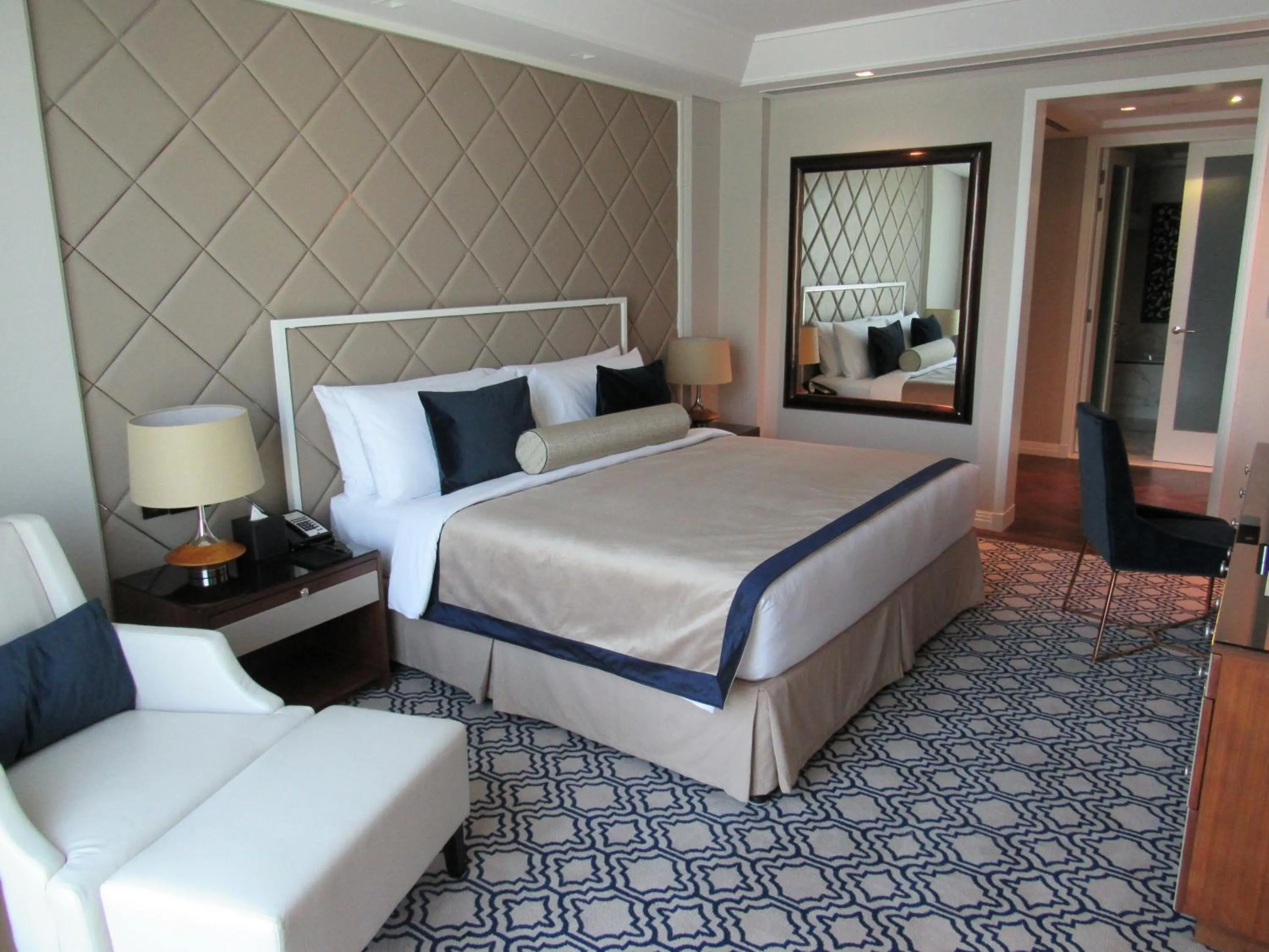 Bedroom, Bed in Taj Dubai