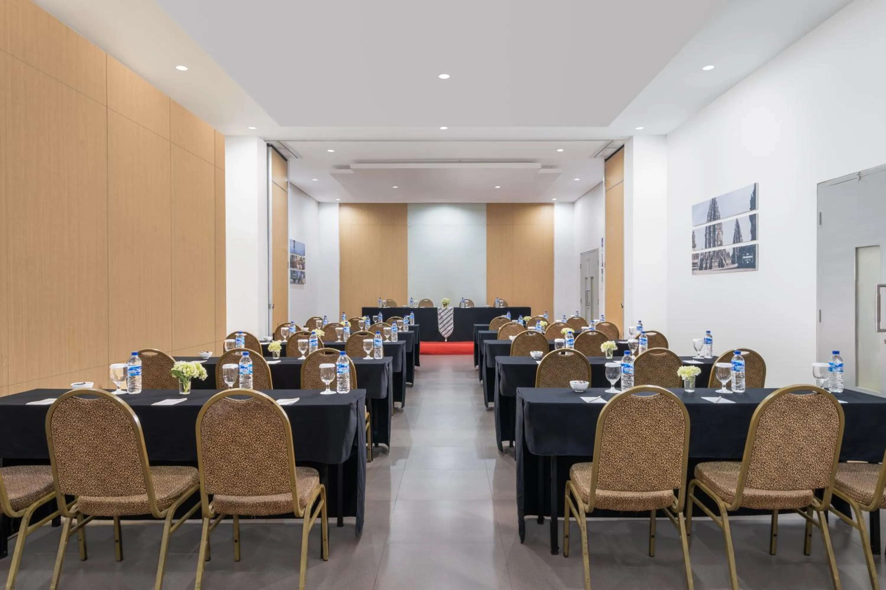 Meeting/conference room in Indies Style Malioboro Hotel
