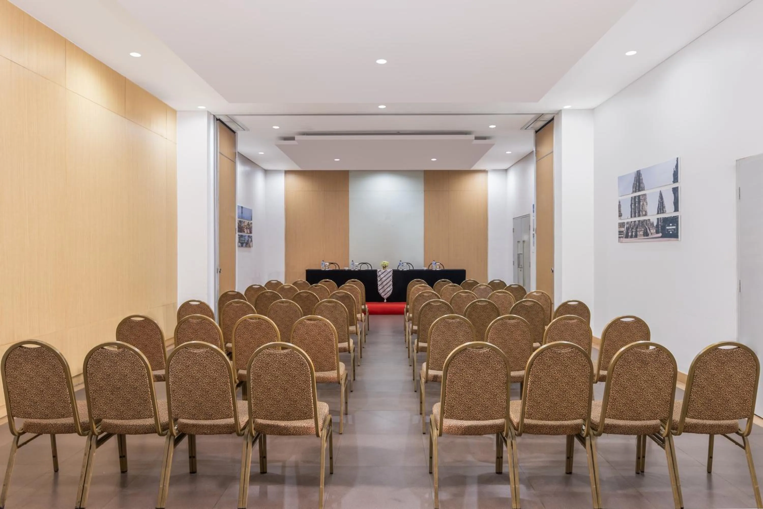 Seating area in Indies Style Malioboro Hotel