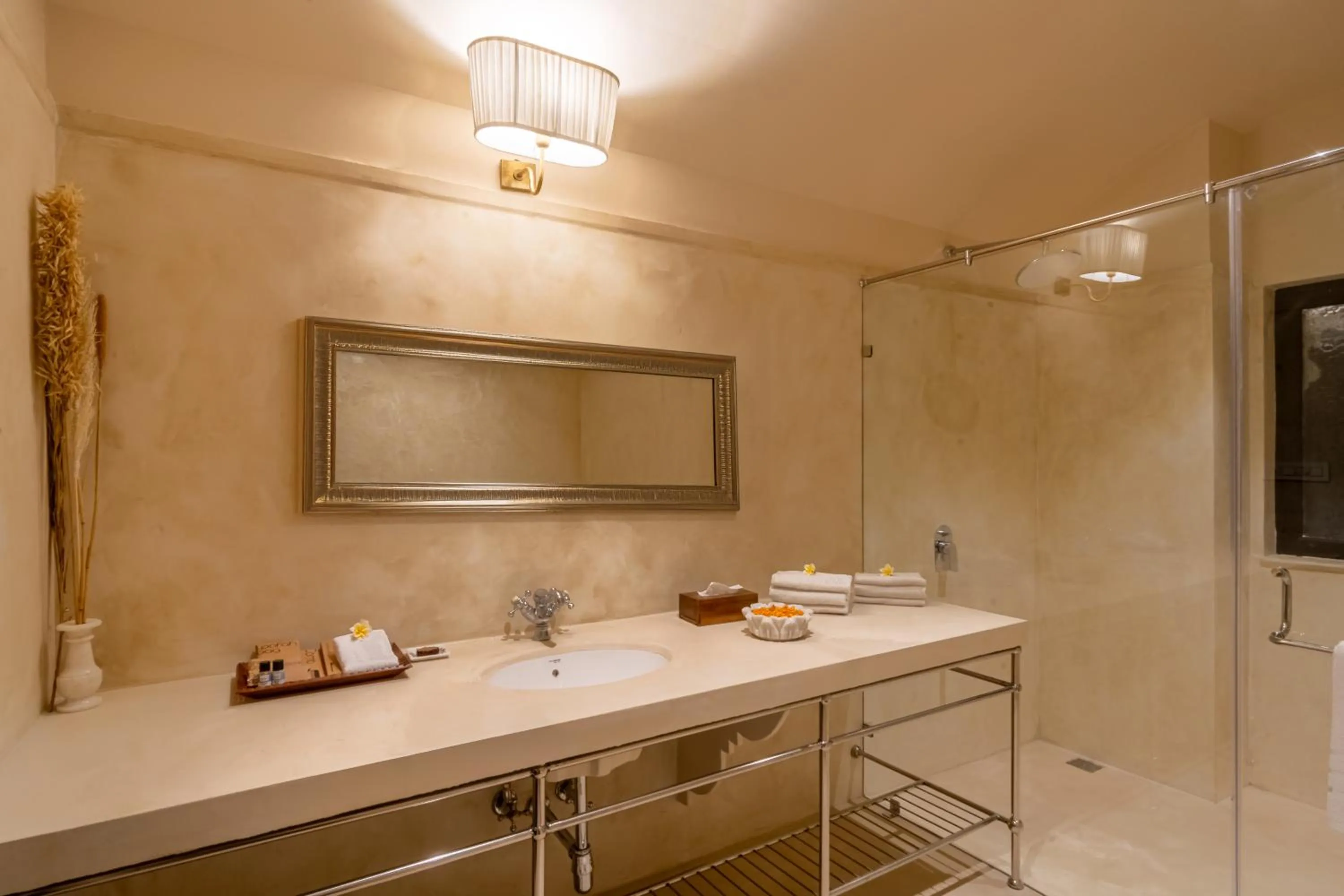 Bathroom in Daulatgarh Resort