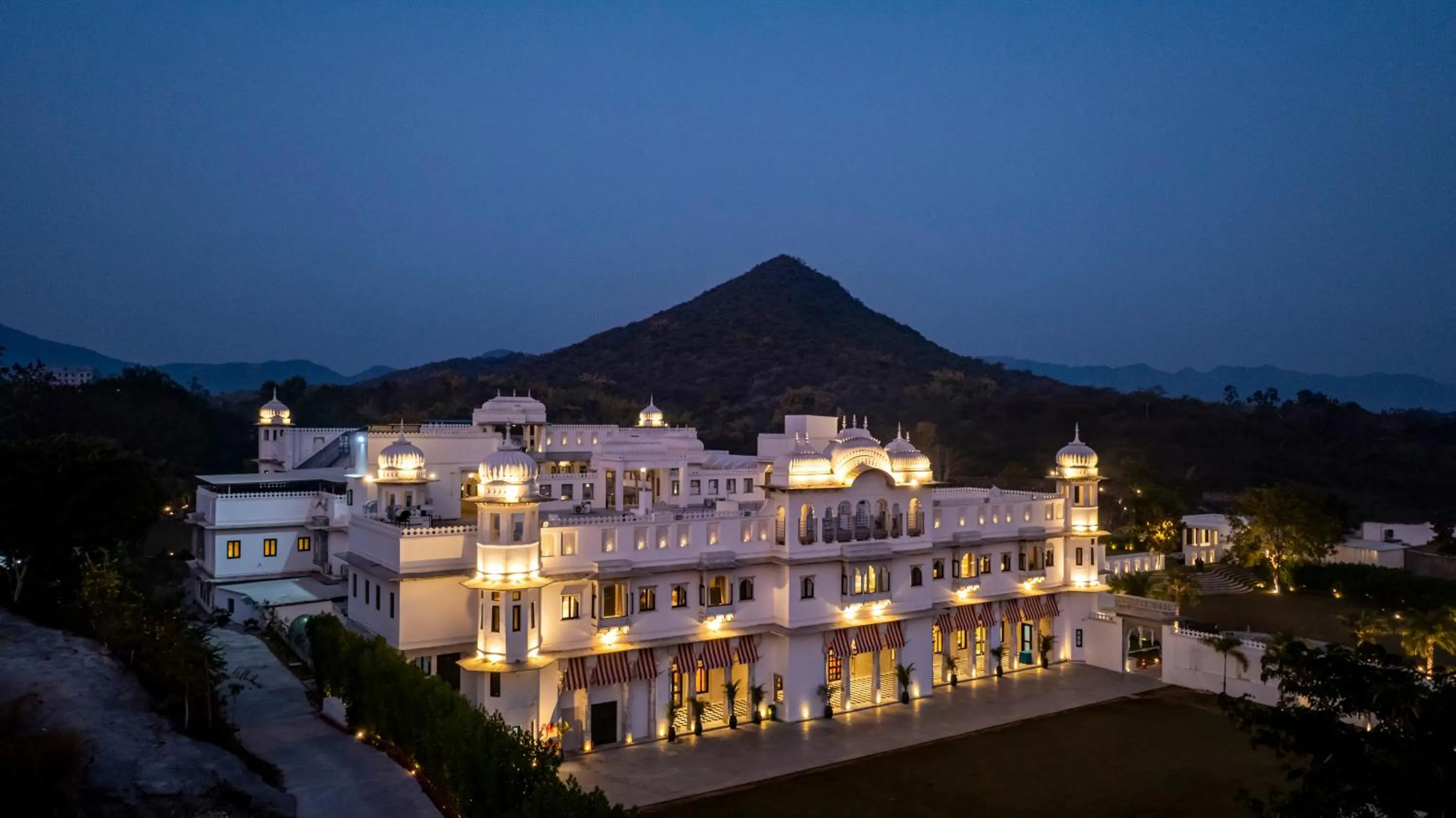 Facade/entrance in Daulatgarh Resort