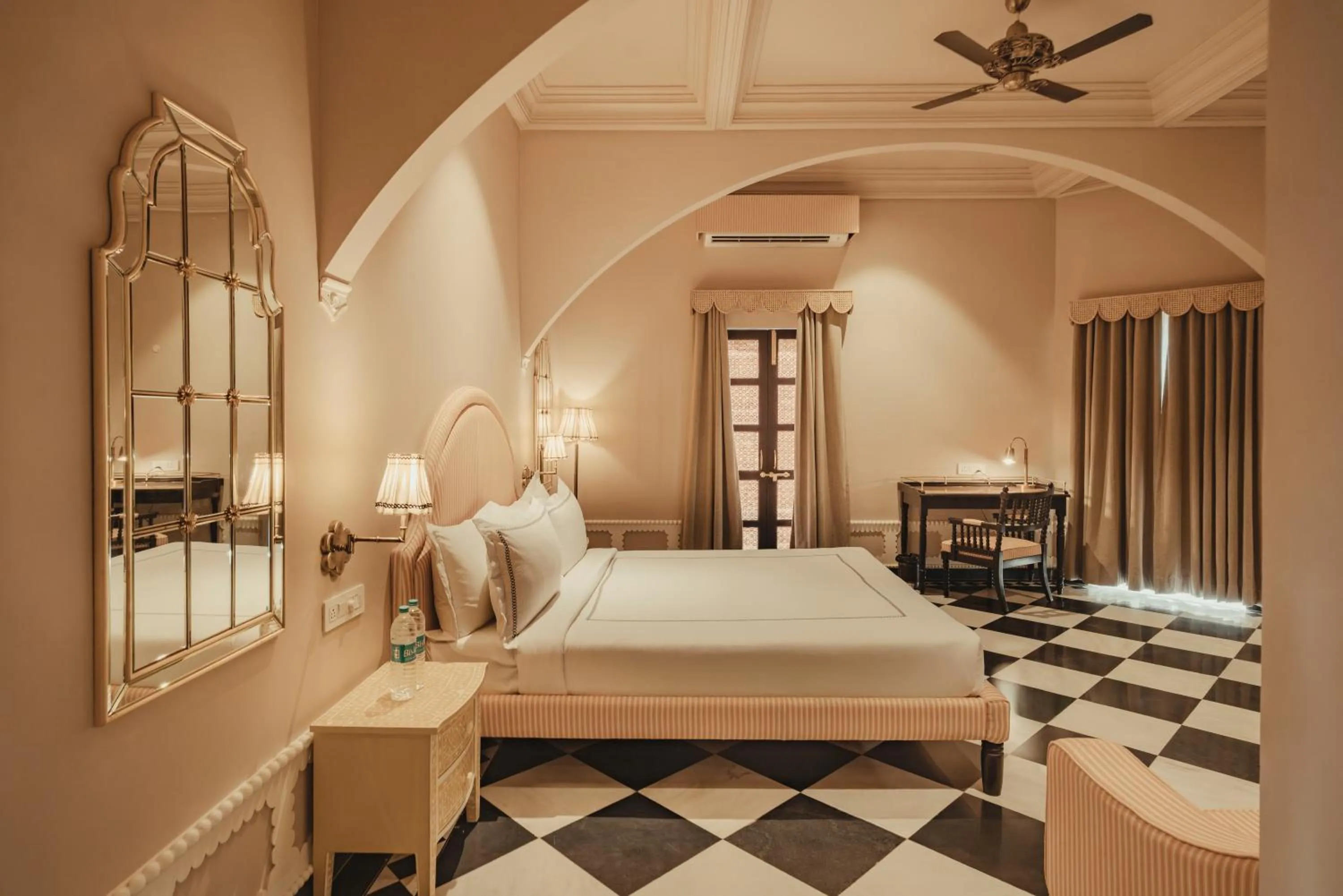 Bedroom, Bed in Daulatgarh Resort