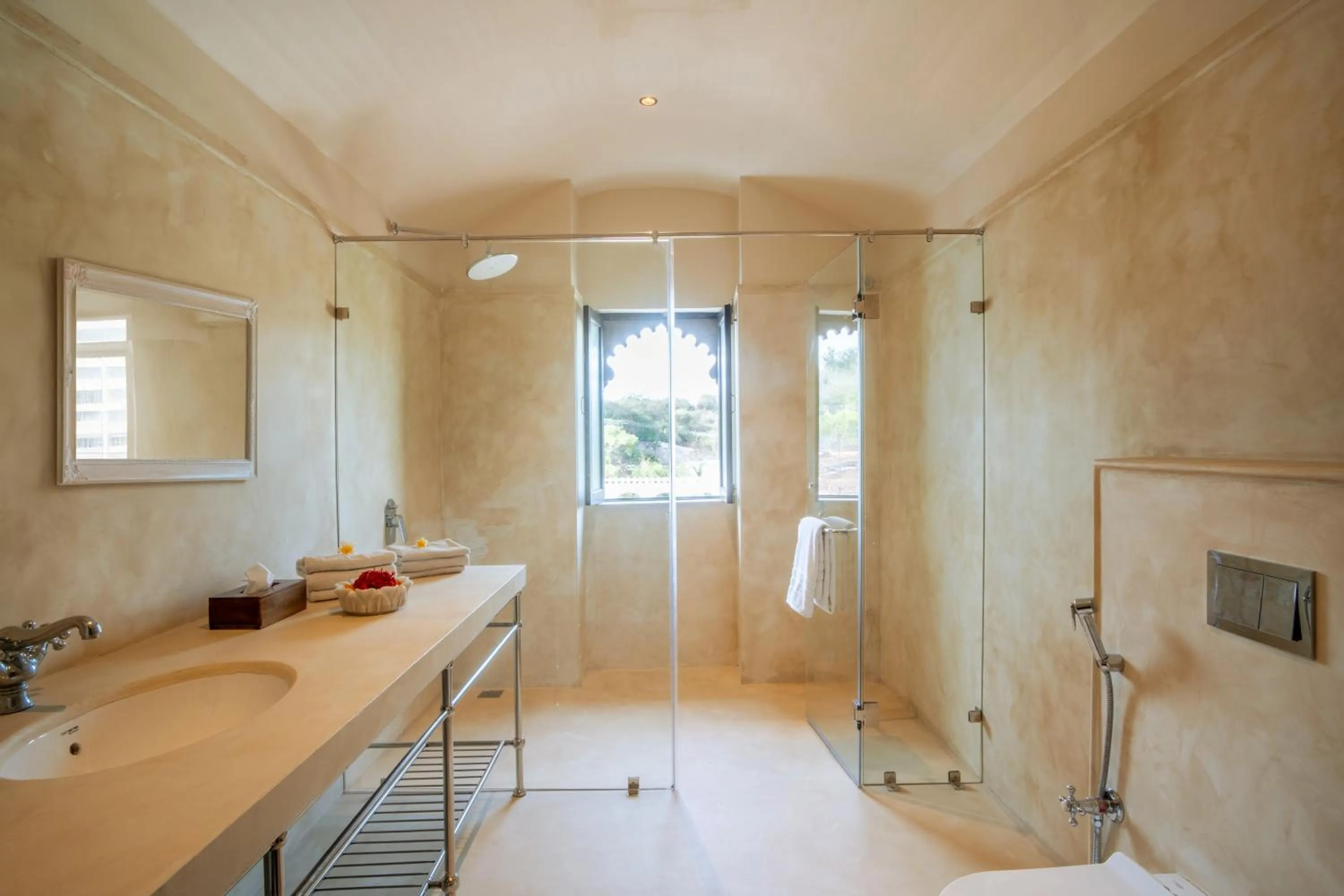 Bathroom in Daulatgarh Resort