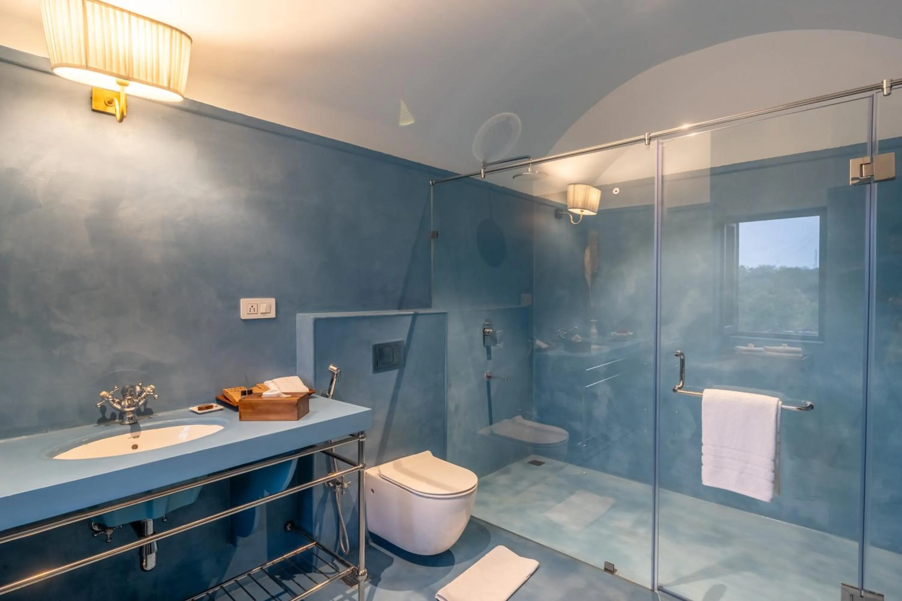 Shower in Daulatgarh Resort