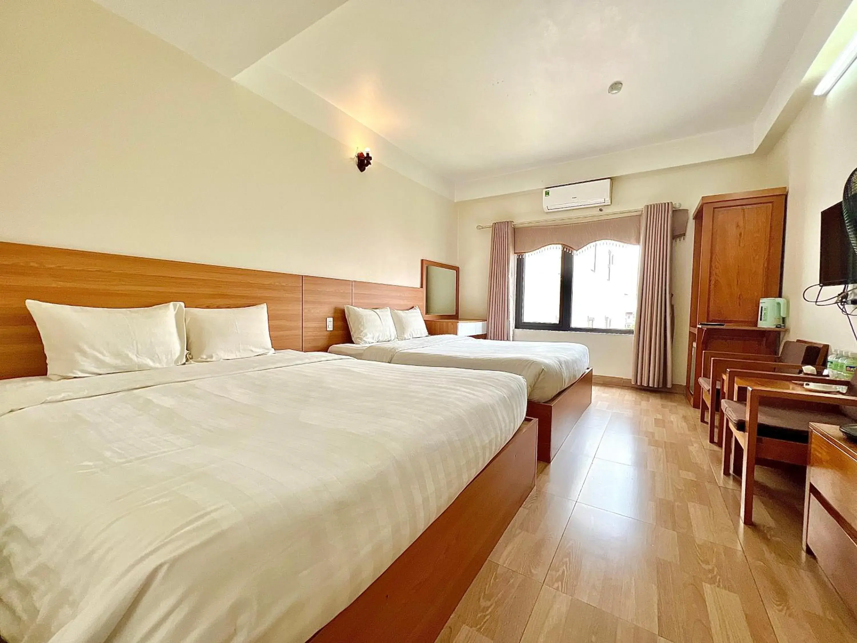 Superior Triple Room in Dragon Airport Hotel Superior Triple Room in Dragon Airport Hotel