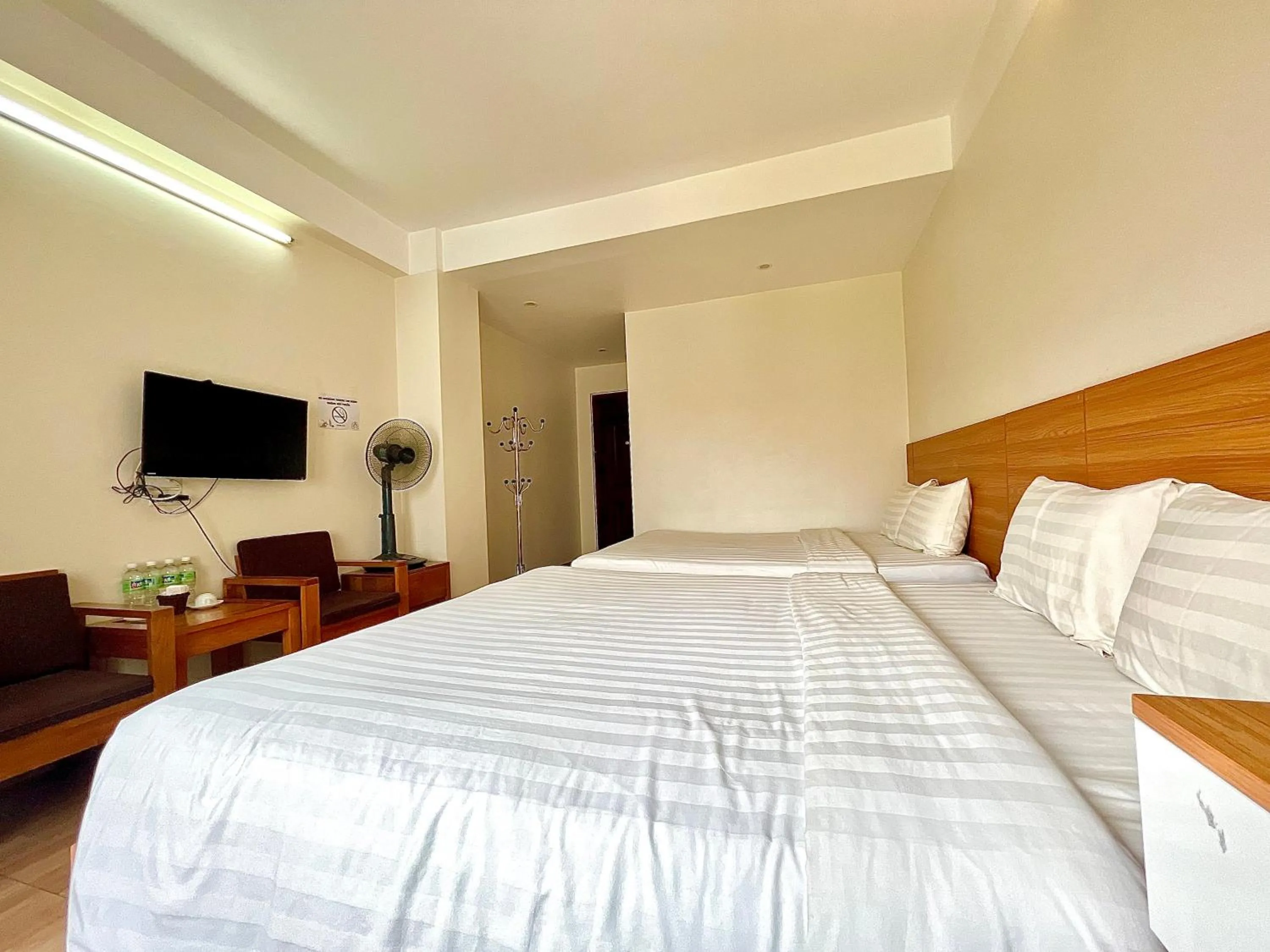 Bed in Dragon Airport Hotel