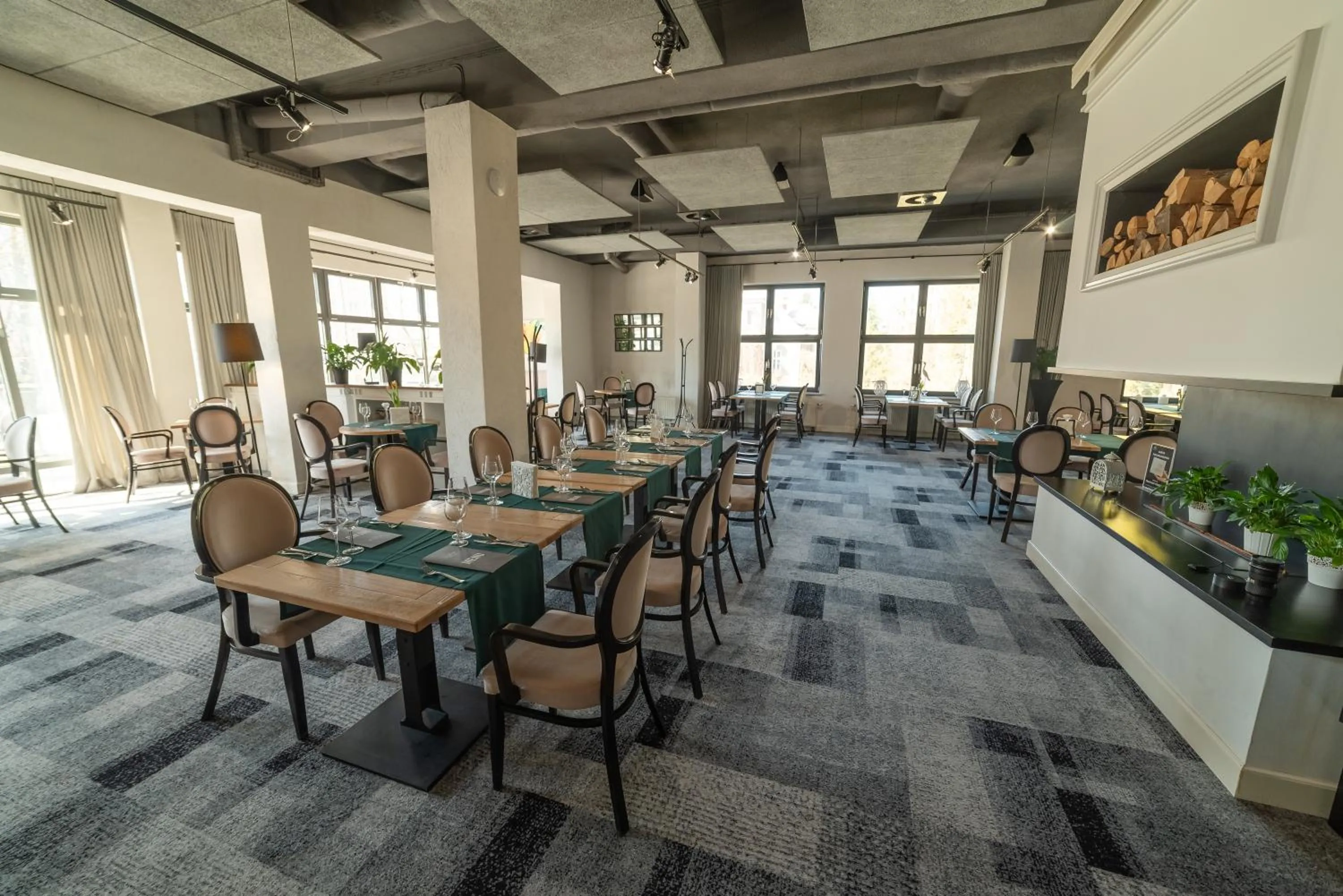 Restaurant/places to eat in Hotel Nafta Krosno