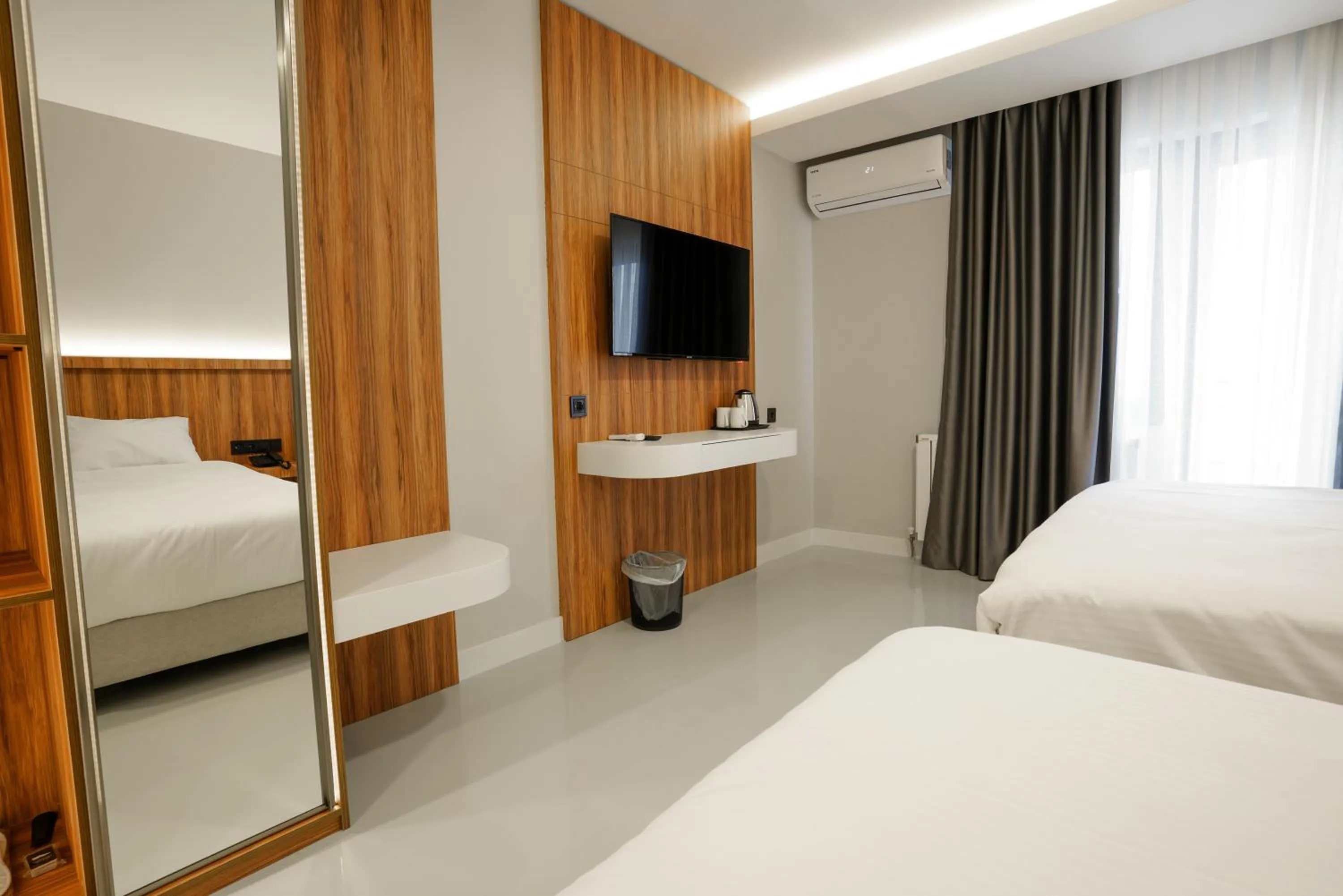 Bed in Joyful Hotel By Gnl