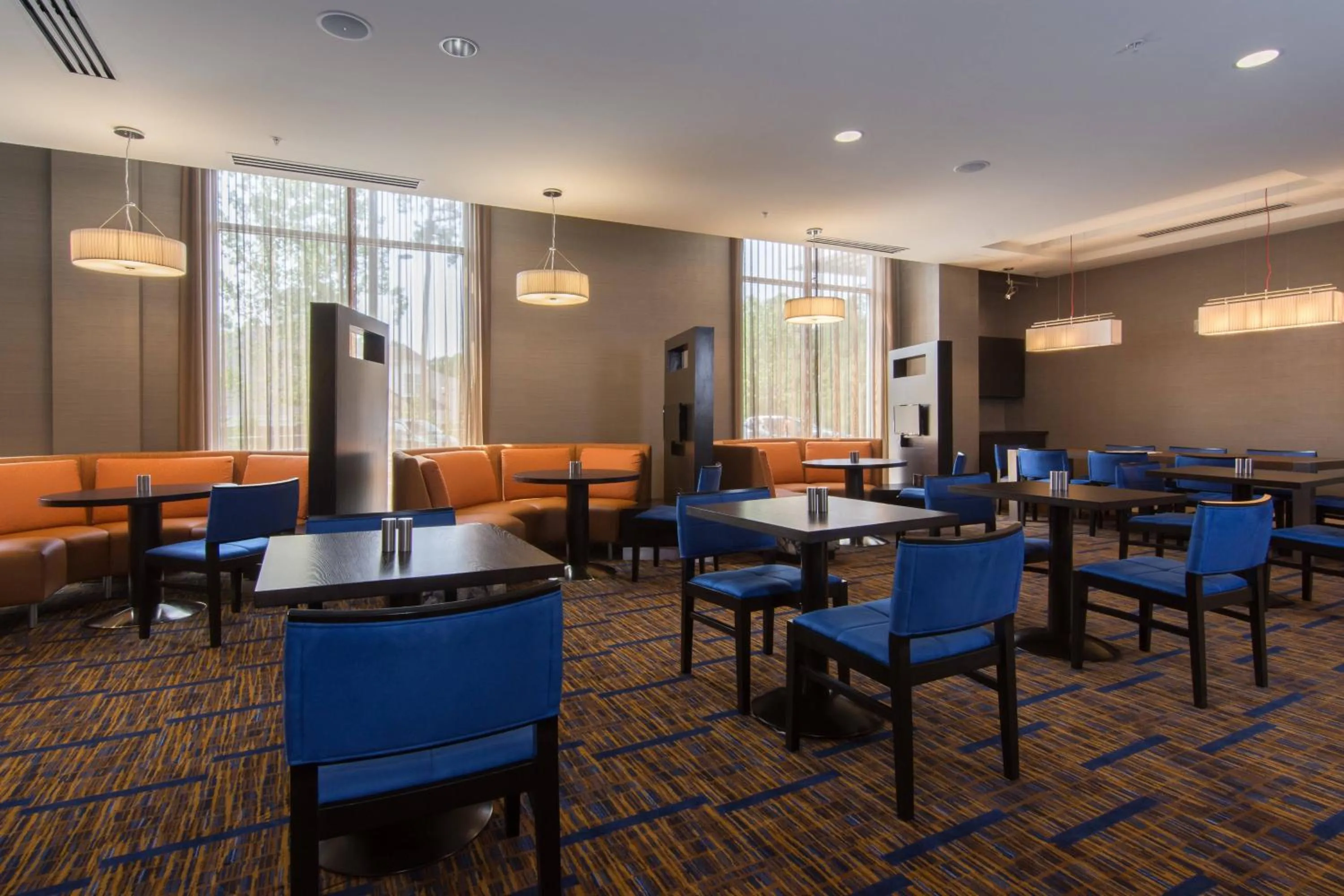 Breakfast in Courtyard by Marriott Raleigh-Durham Airport/Brier Creek