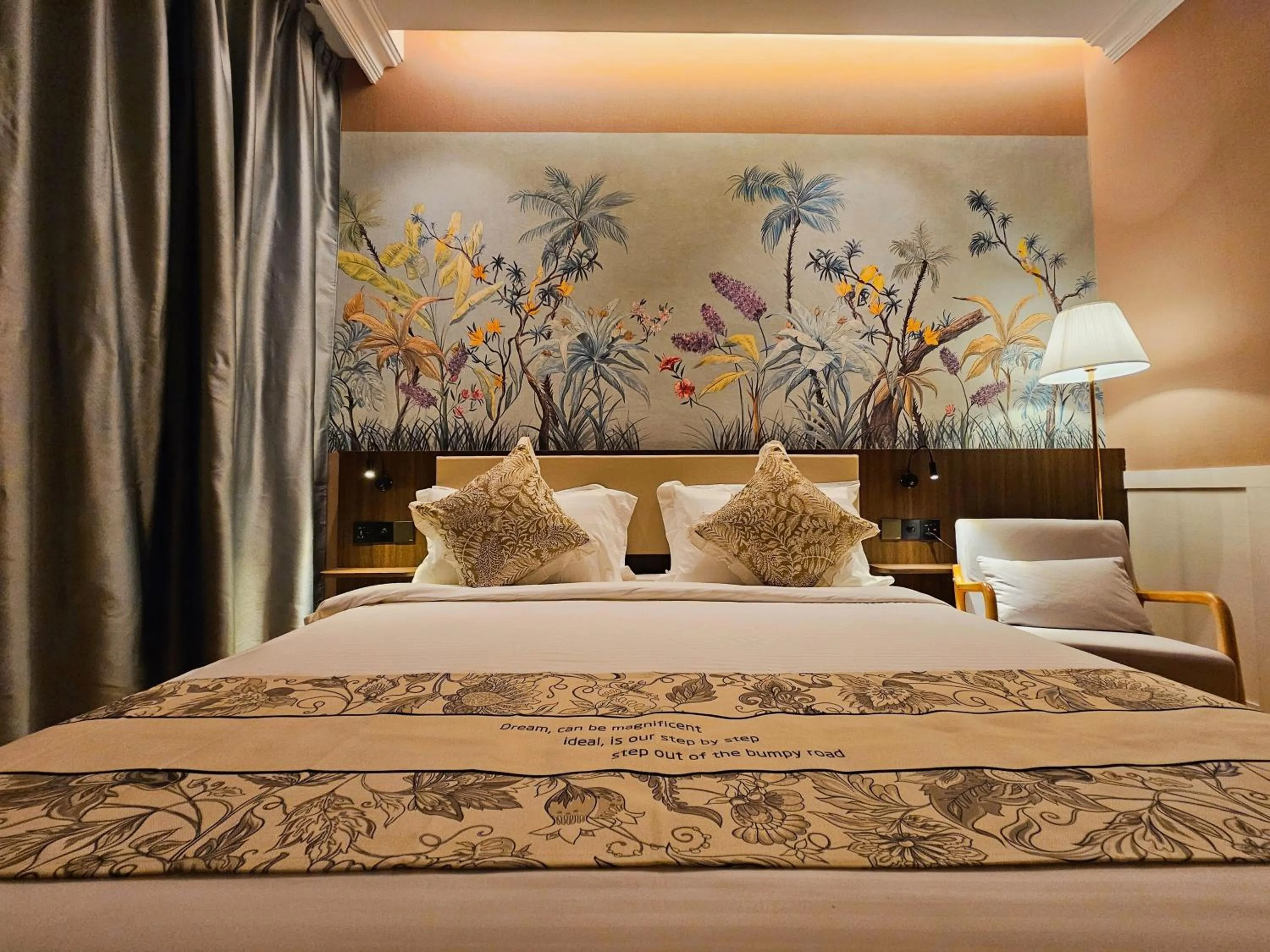 Bedroom, Bed in The Palm Suite at Lava Mansion