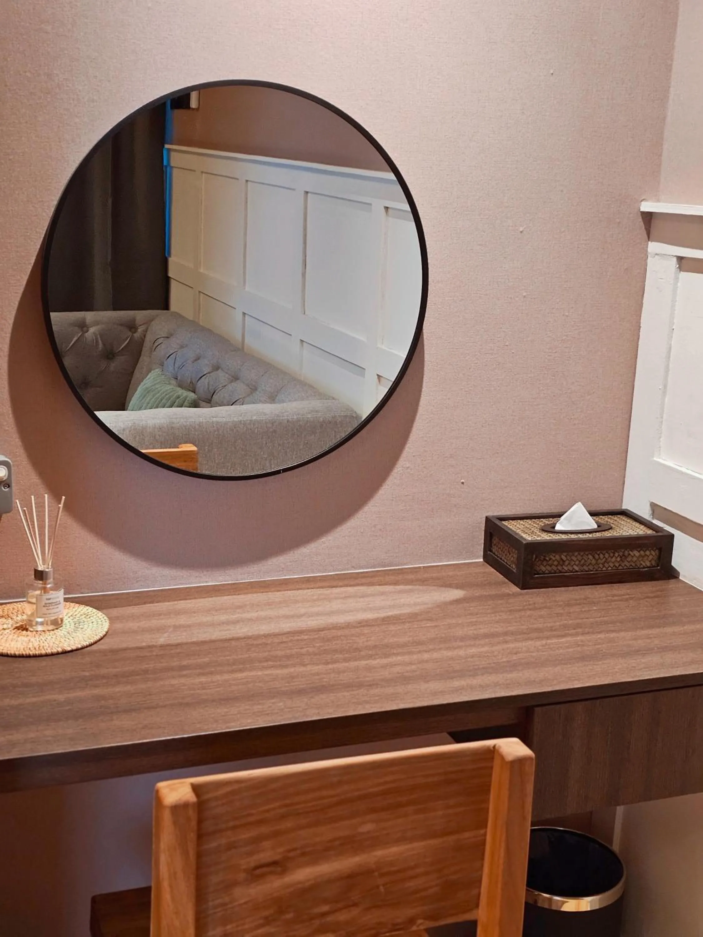 Living room in The Palm Suite at Lava Mansion