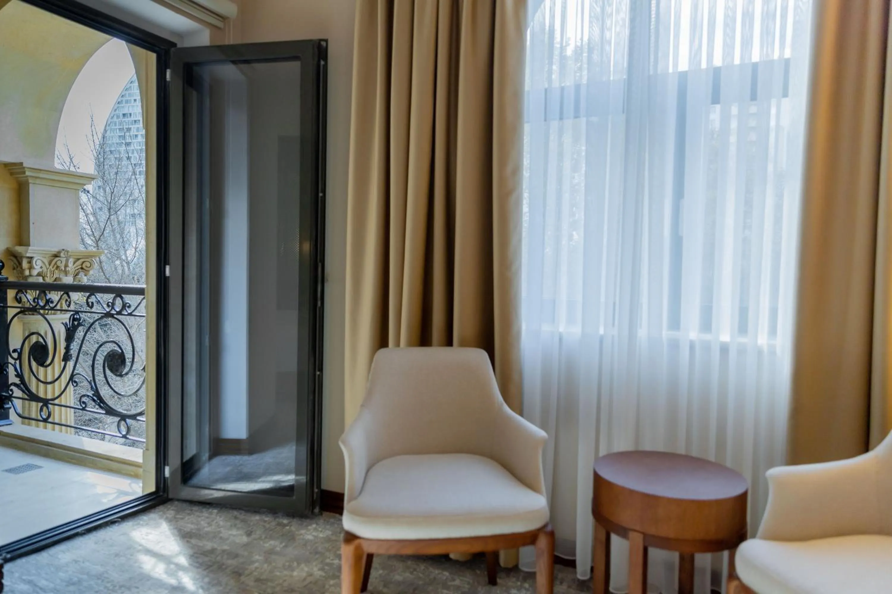 Seating area in The Central Point Hotel Baku