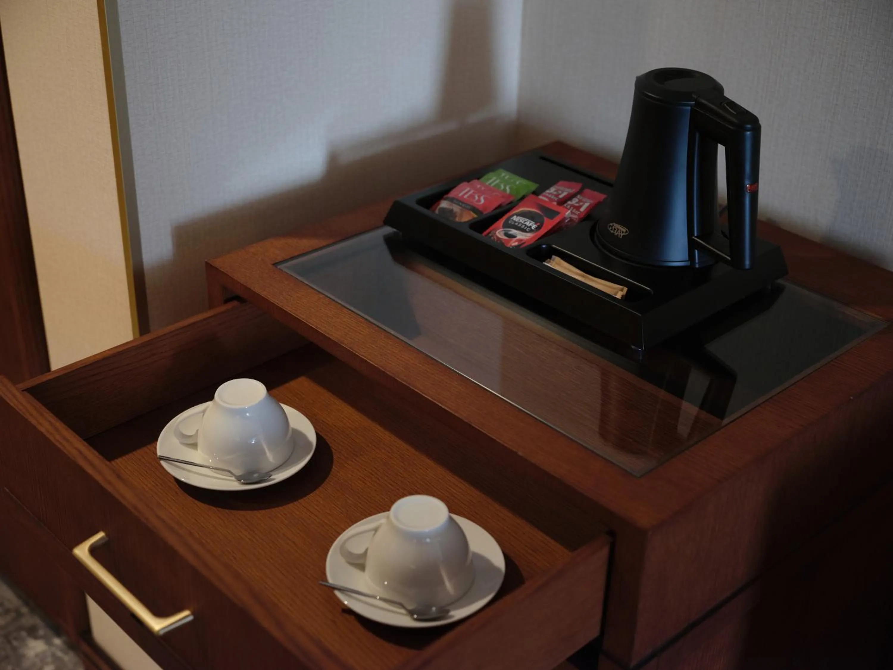 Coffee/tea facilities in The Central Point Hotel Baku