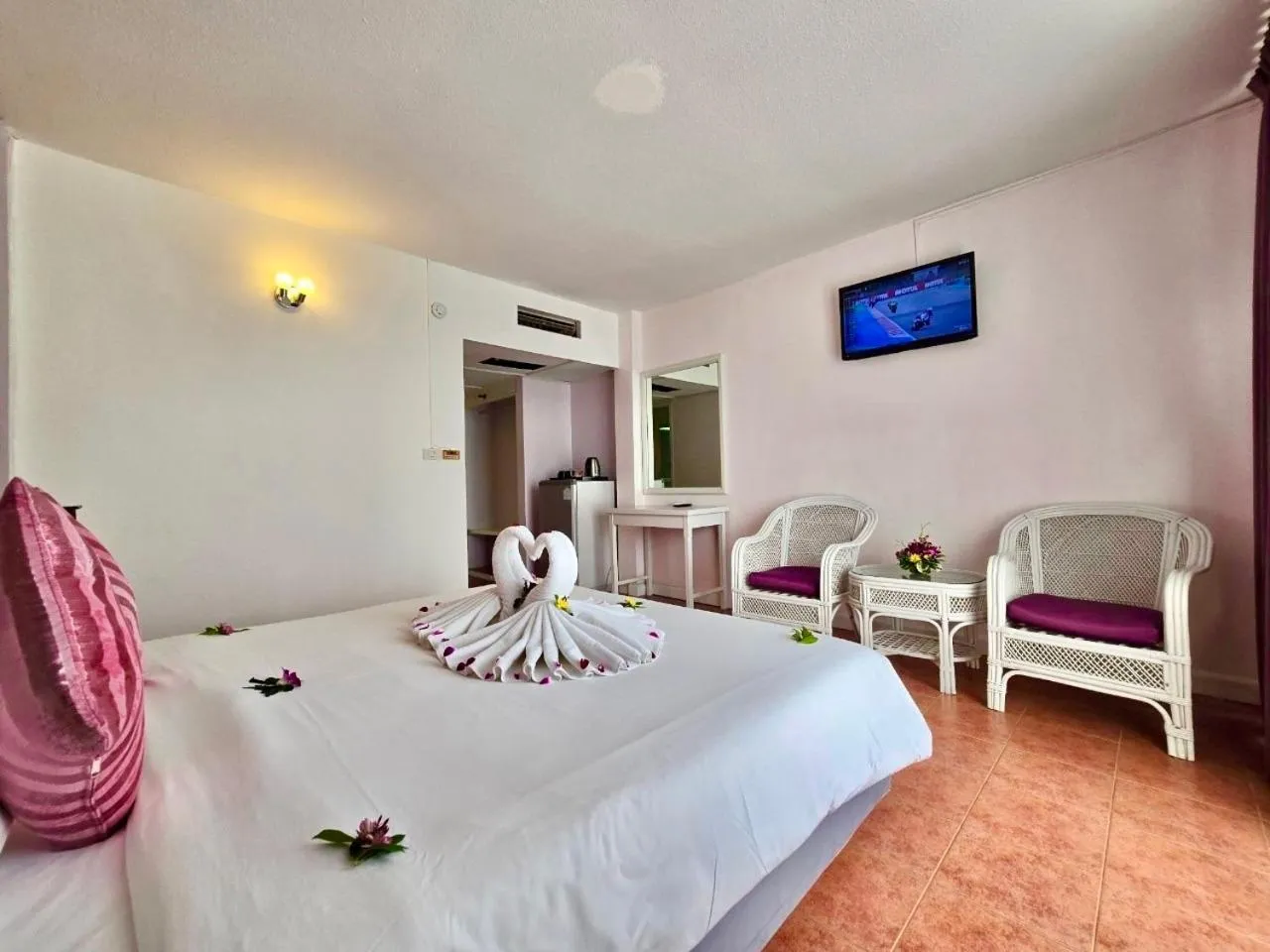 Bedroom, Bed in ON Hotel Phuket - SHA